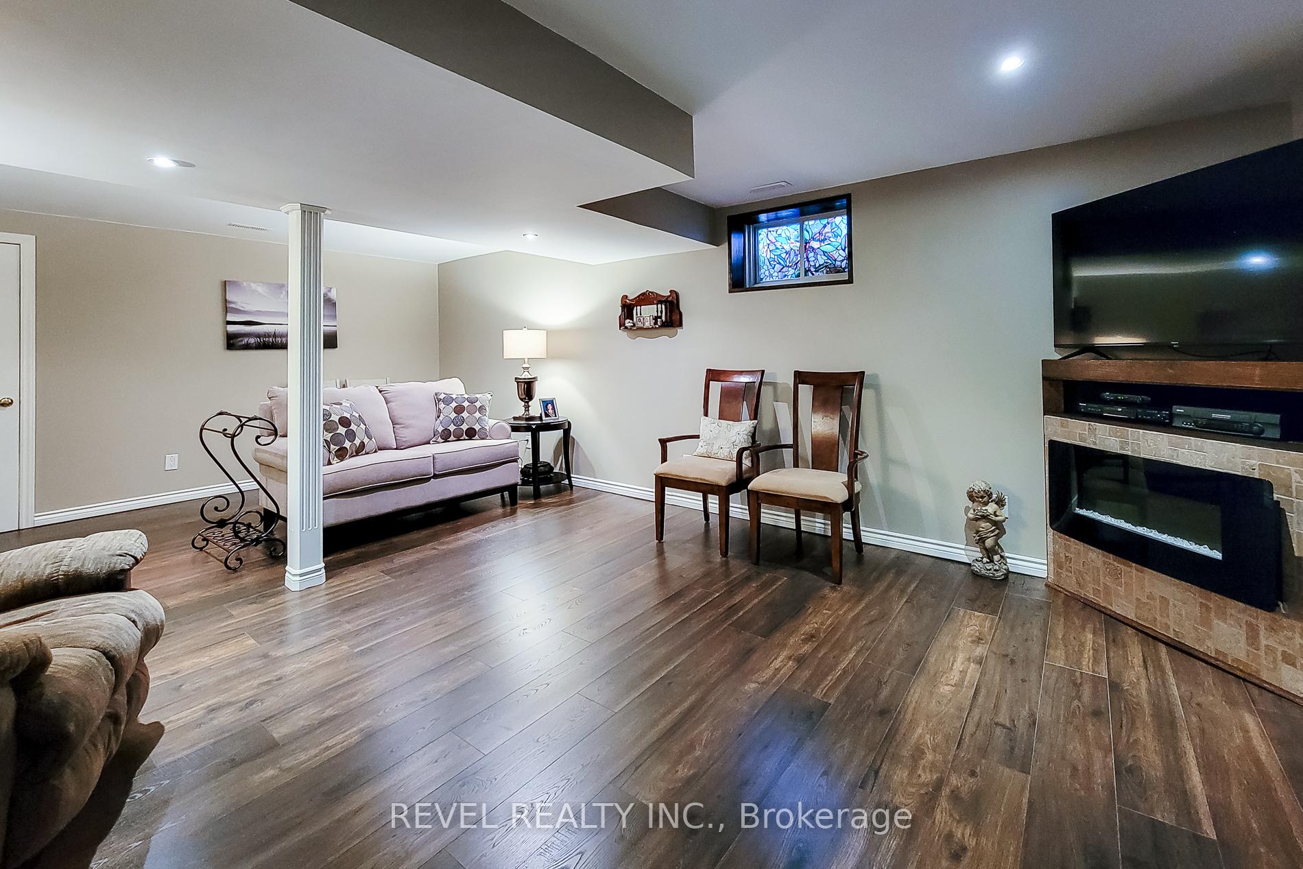 Photo 29 of 2 Hampshire Place, Hamilton, Stoney Creek Mountain — HOMEH