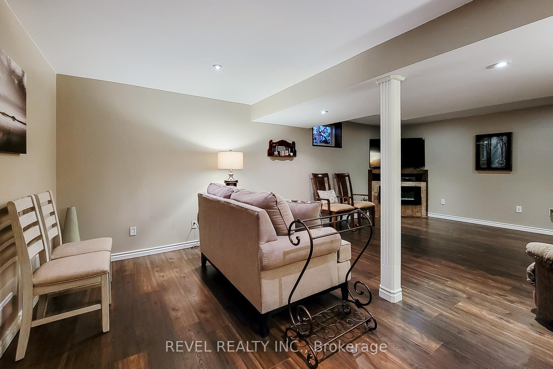 Photo 30 of 2 Hampshire Place, Hamilton, Stoney Creek Mountain — HOMEH