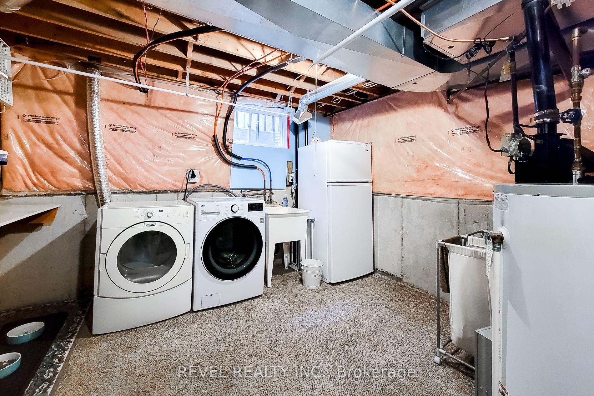 Photo 32 of 2 Hampshire Place, Hamilton, Stoney Creek Mountain — HOMEH