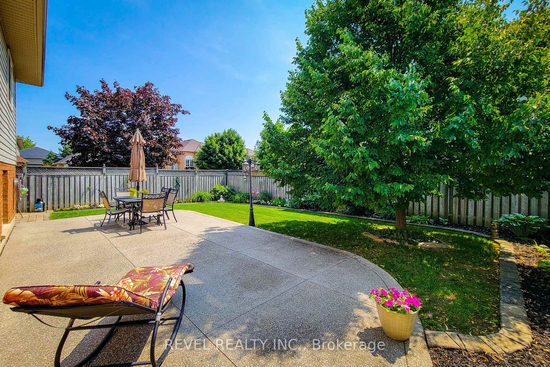 Photo 37 of 2 Hampshire Place, Hamilton, Stoney Creek Mountain — HOMEH