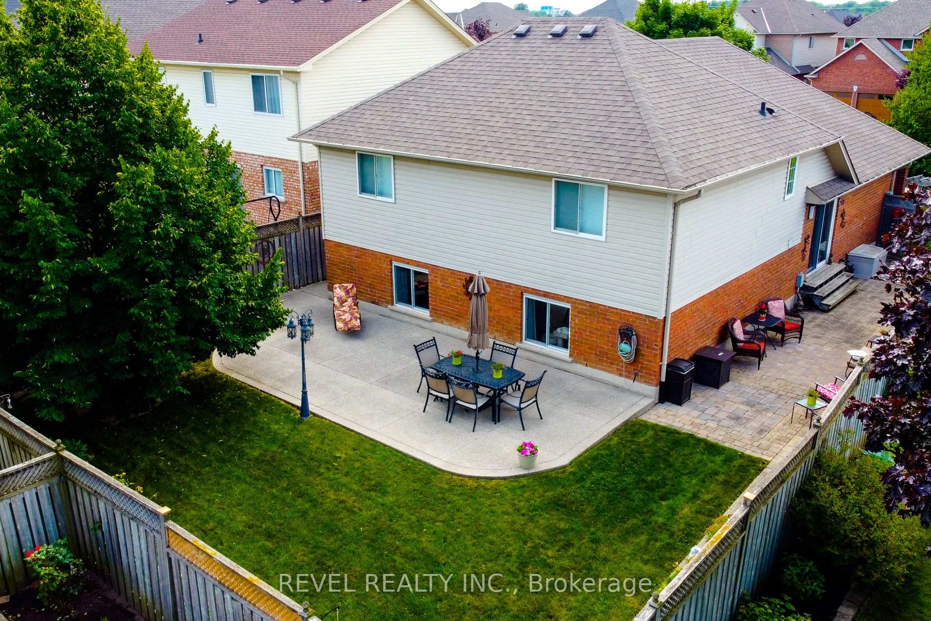 Photo 38 of 2 Hampshire Place, Hamilton, Stoney Creek Mountain — HOMEH