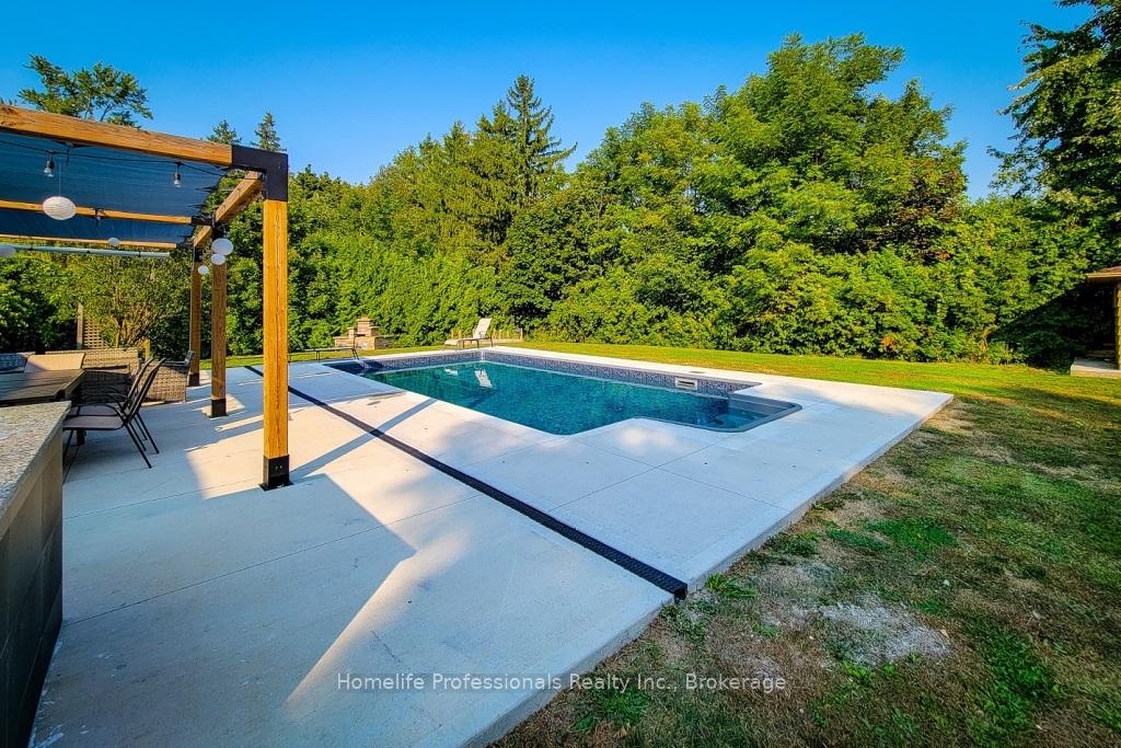 Photo 12 of 1577 Regional 56 Road, Hamilton, Rural Glanbrook — HOMEH
