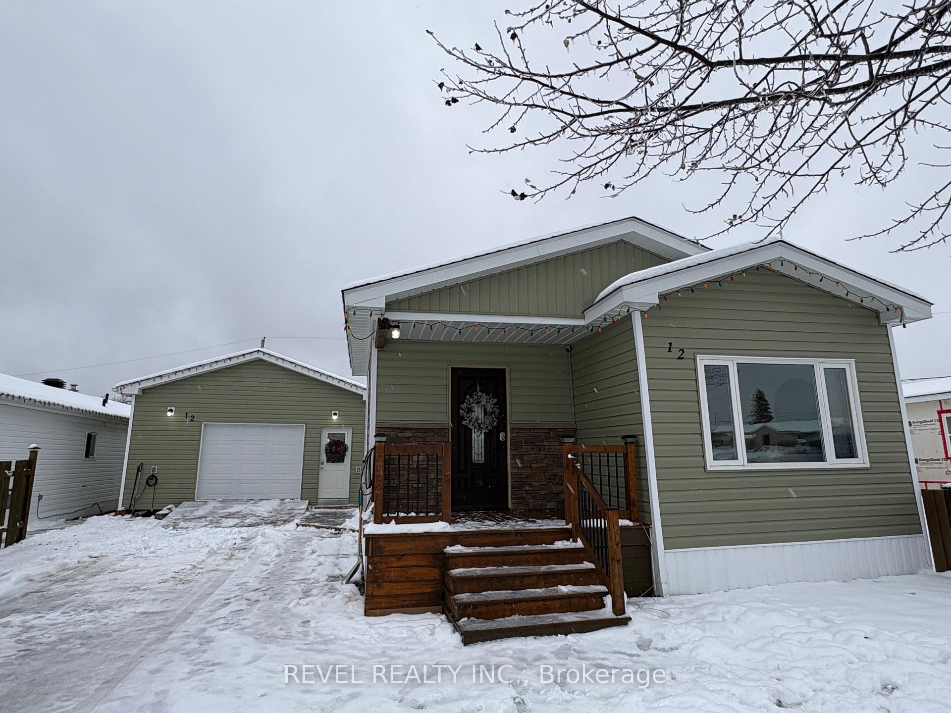 Photo 1 of 12 Ford Street, Cochrane — HOMEH
