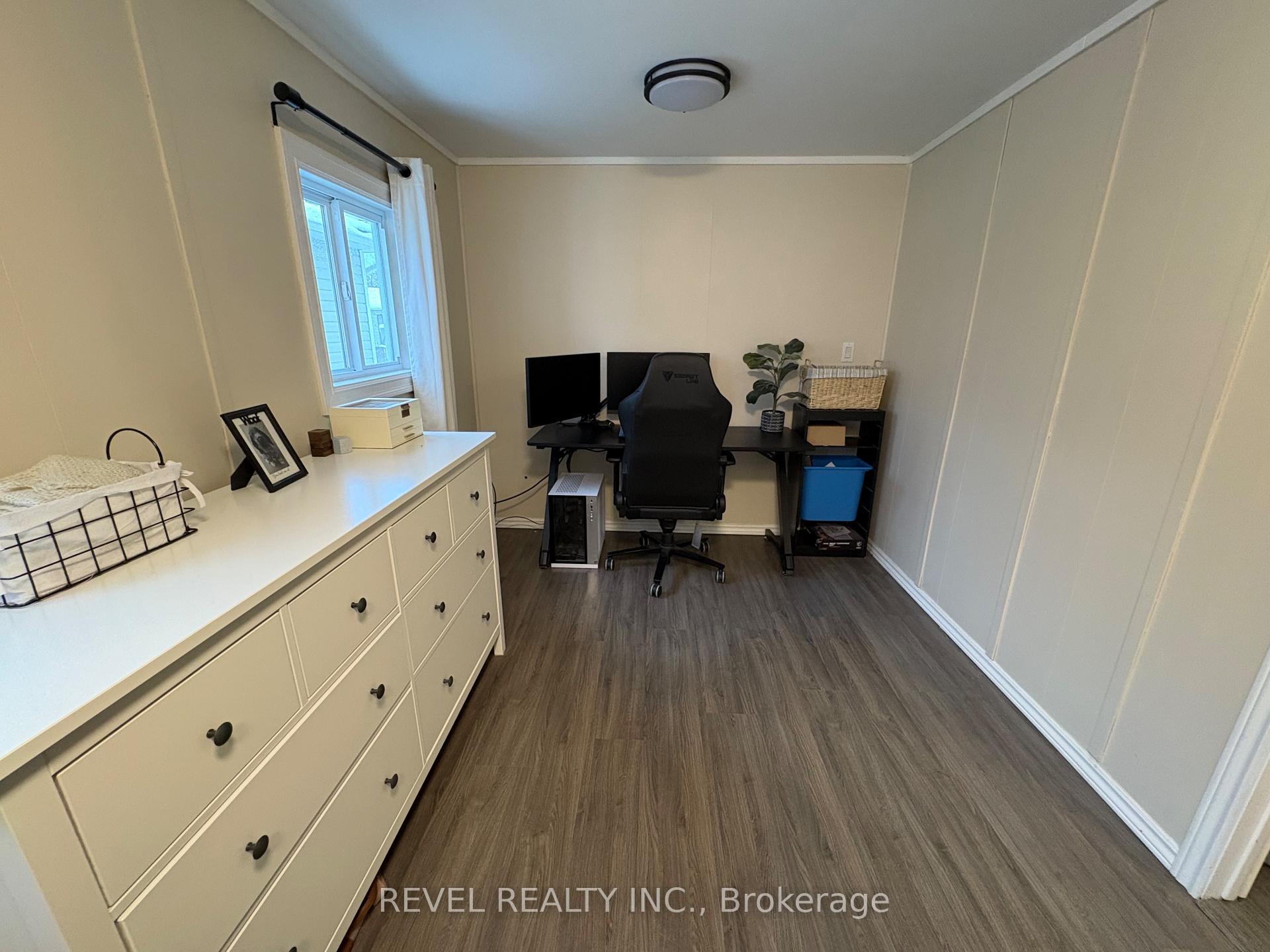Photo 14 of 12 Ford Street, Cochrane — HOMEH
