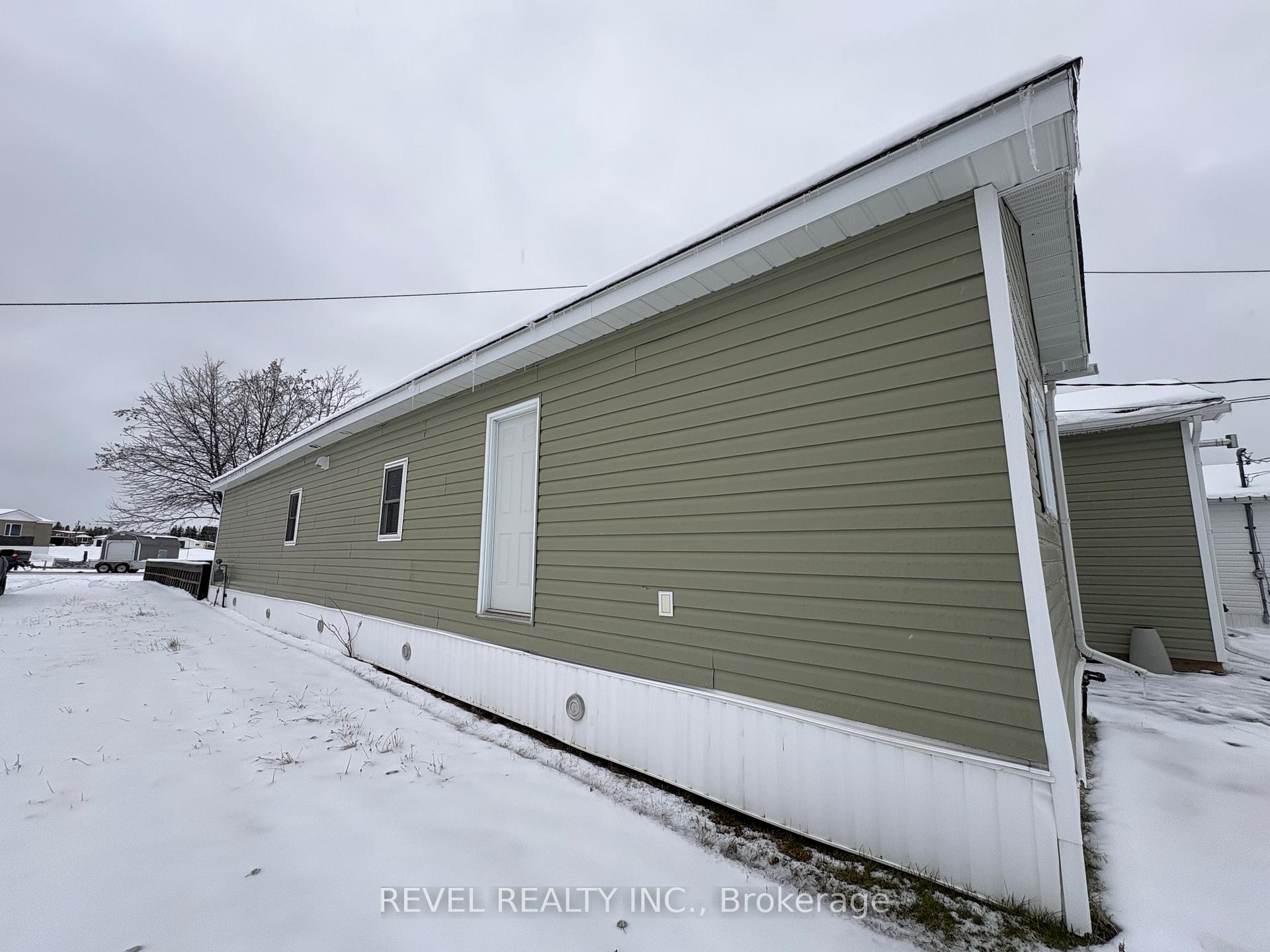 Photo 20 of 12 Ford Street, Cochrane — HOMEH