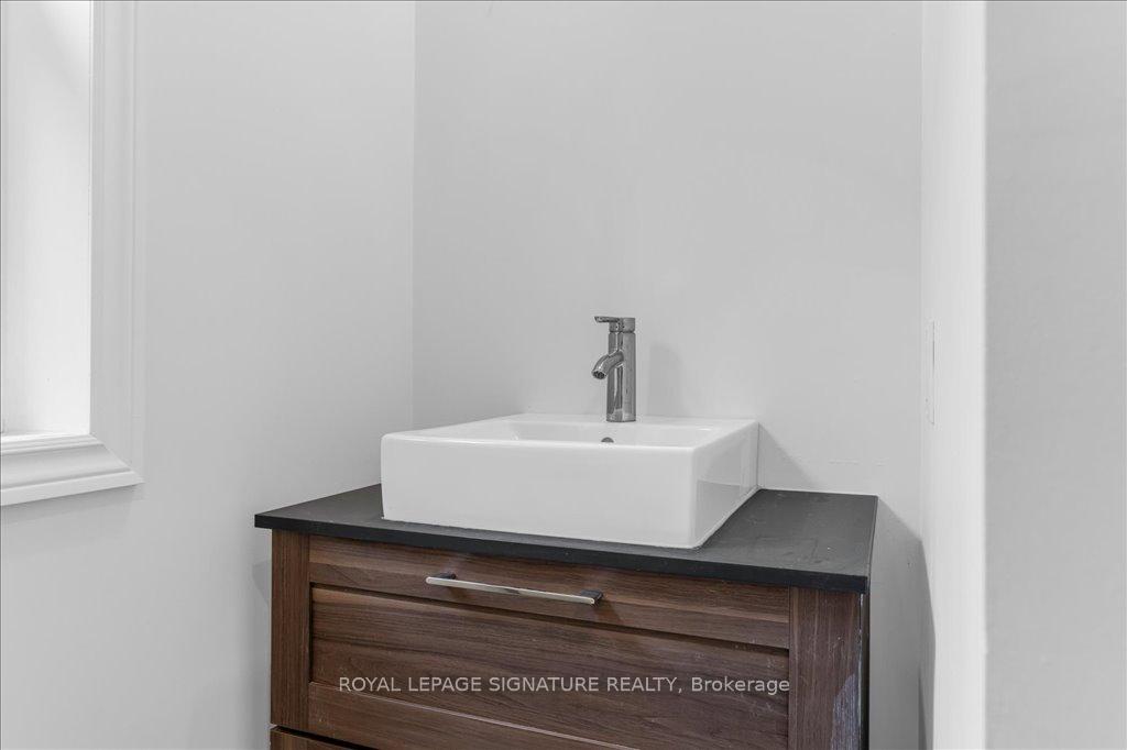 Photo 9 of 480 King William Street, Hamilton, Landsdale — HOMEH
