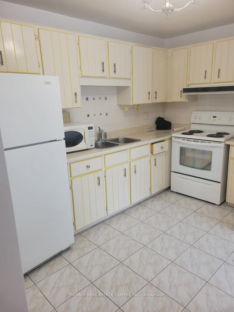 Photo 4 of 13 Archdekin Drive, Brampton, Madoc — HOMEH
