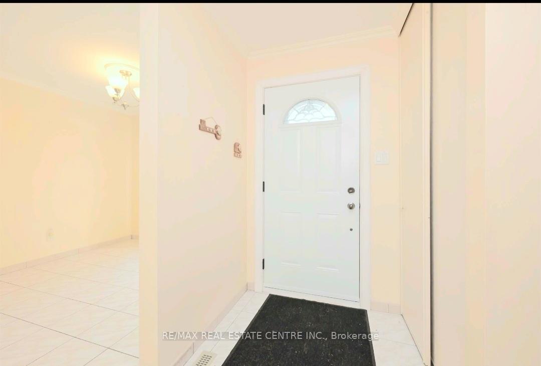 Photo 10 of 13 Archdekin Drive, Brampton, Madoc — HOMEH