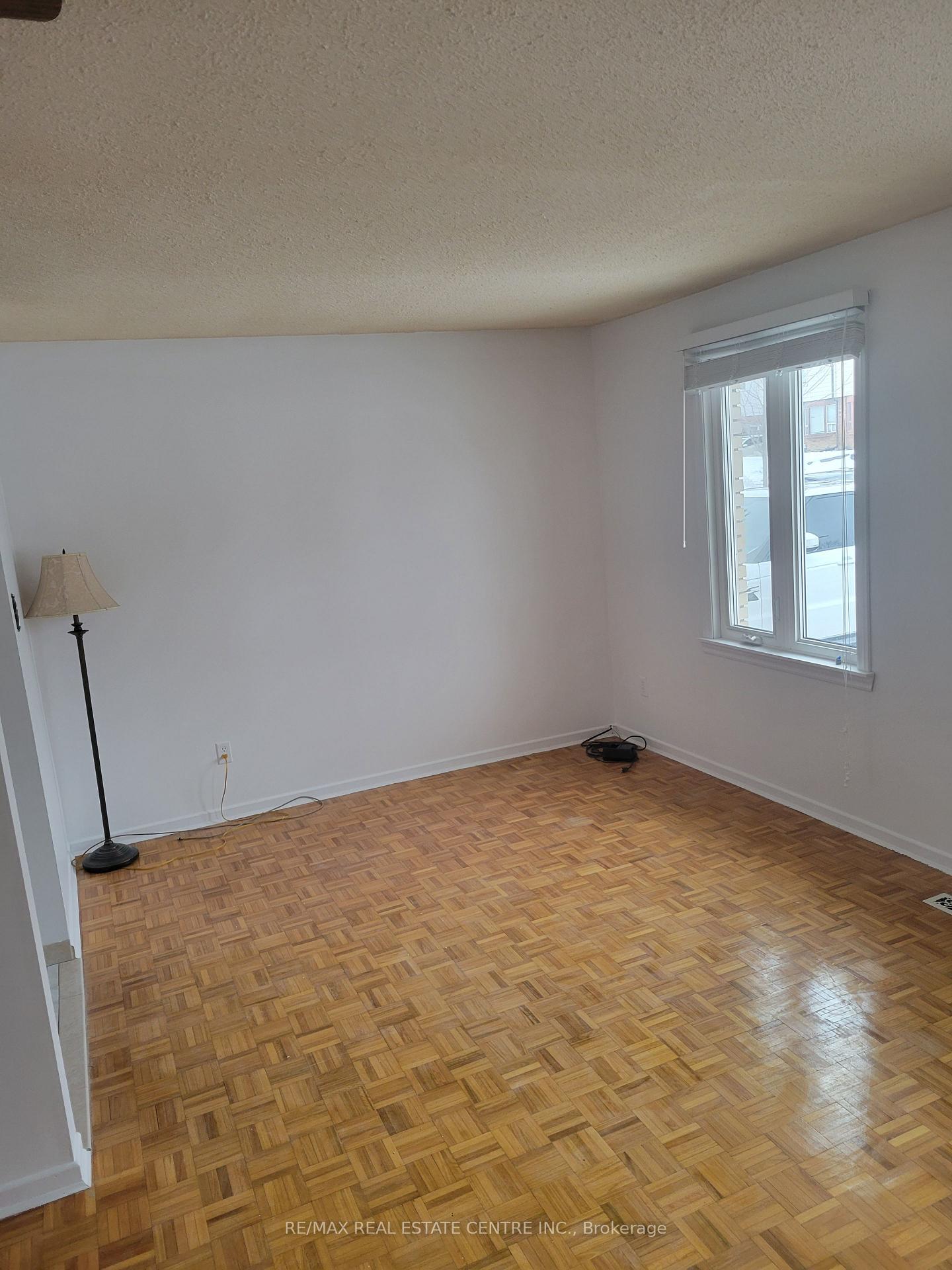 Photo 15 of 13 Archdekin Drive, Brampton, Madoc — HOMEH