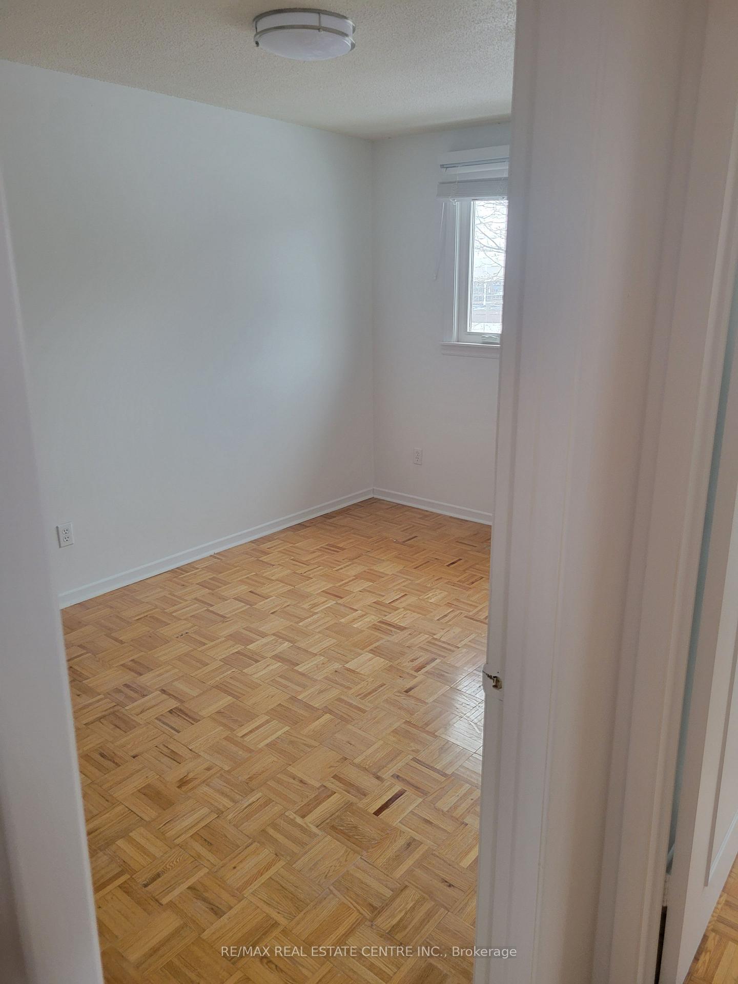 Photo 16 of 13 Archdekin Drive, Brampton, Madoc — HOMEH