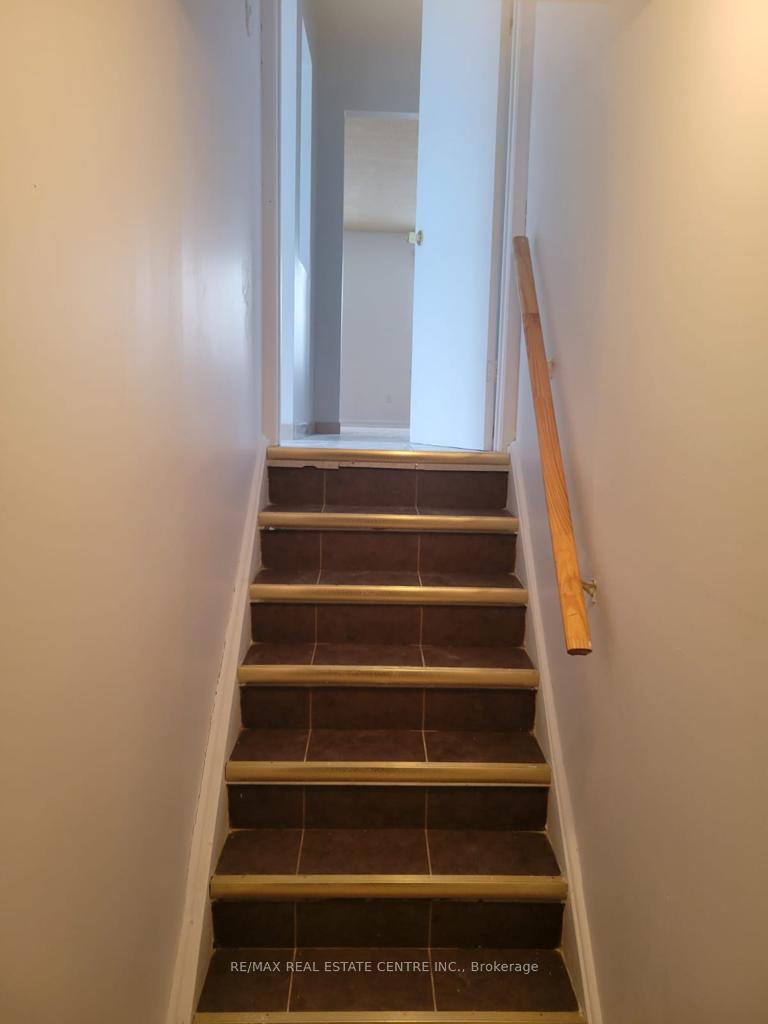 Photo 21 of 13 Archdekin Drive, Brampton, Madoc — HOMEH