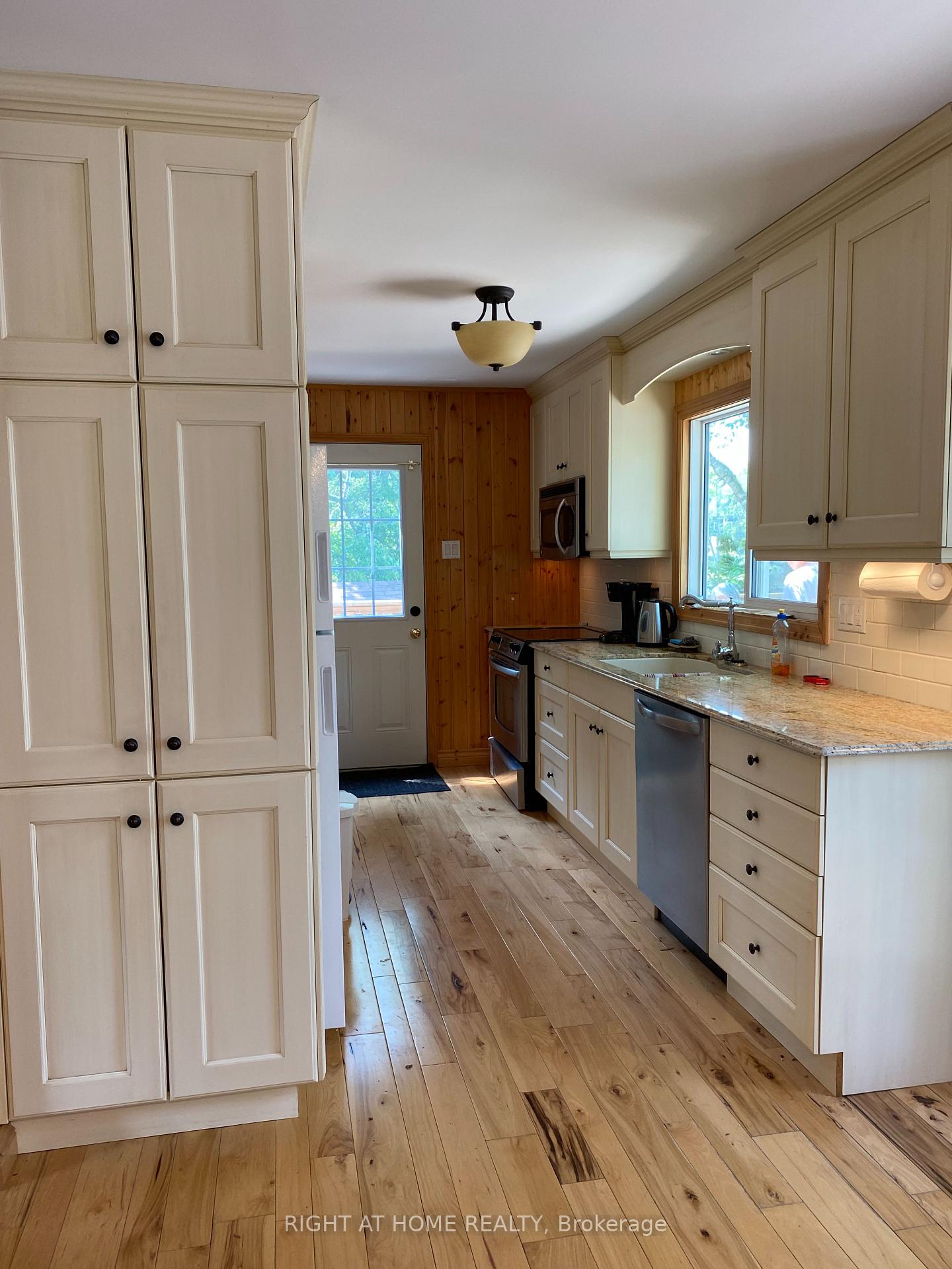 Photo 3 of 104 Lakeside Drive, McKellar — HOMEH