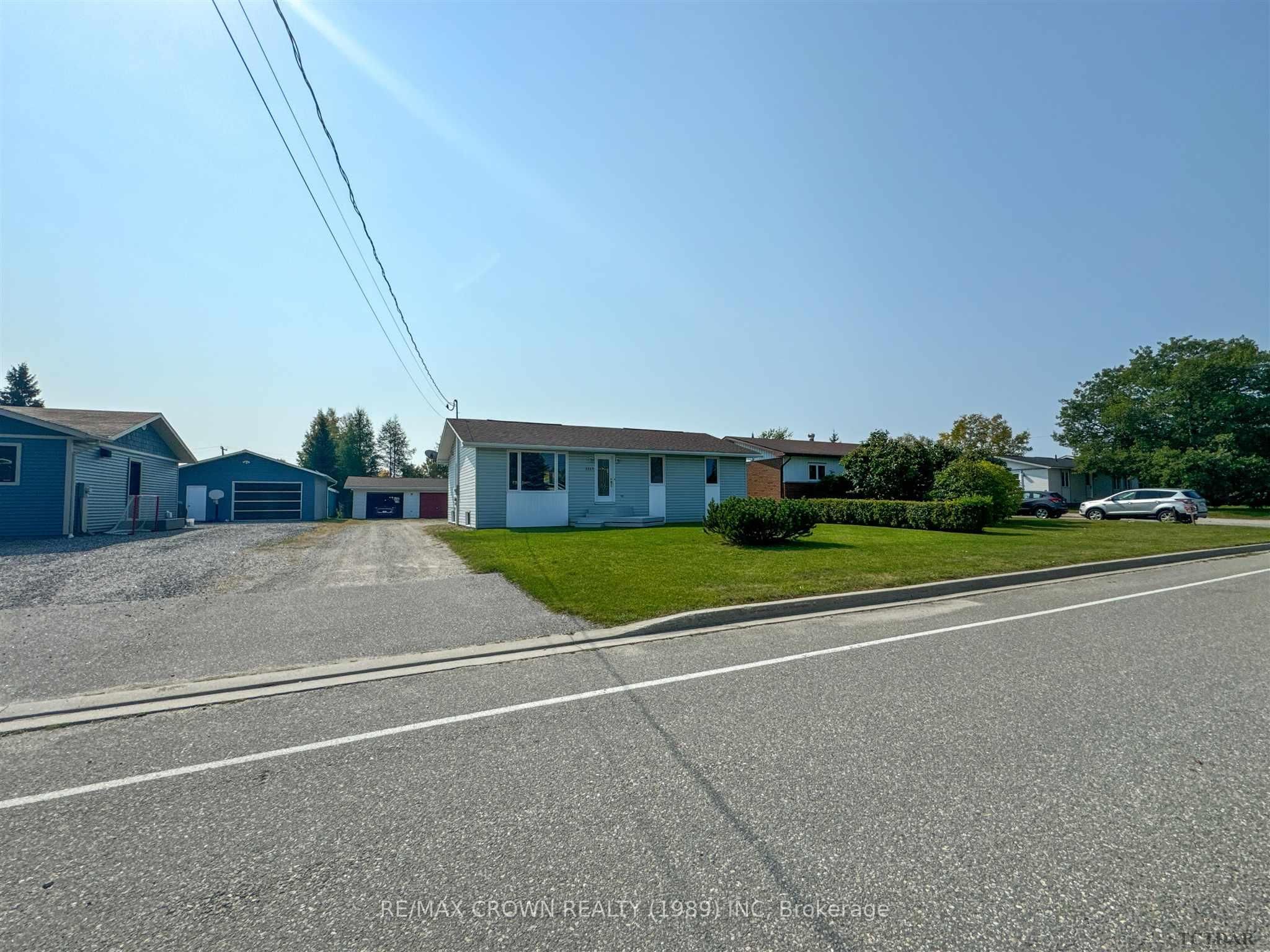 Photo 3 of 1317 Alexandra Street, Hearst — HOMEH