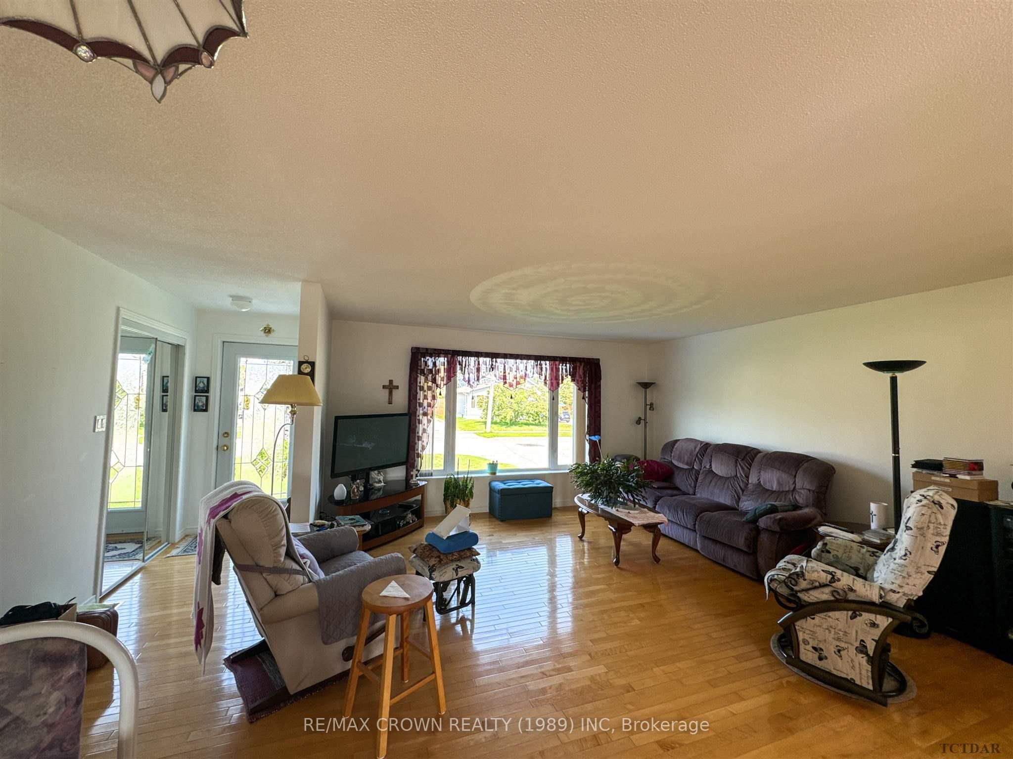 Photo 11 of 1317 Alexandra Street, Hearst — HOMEH
