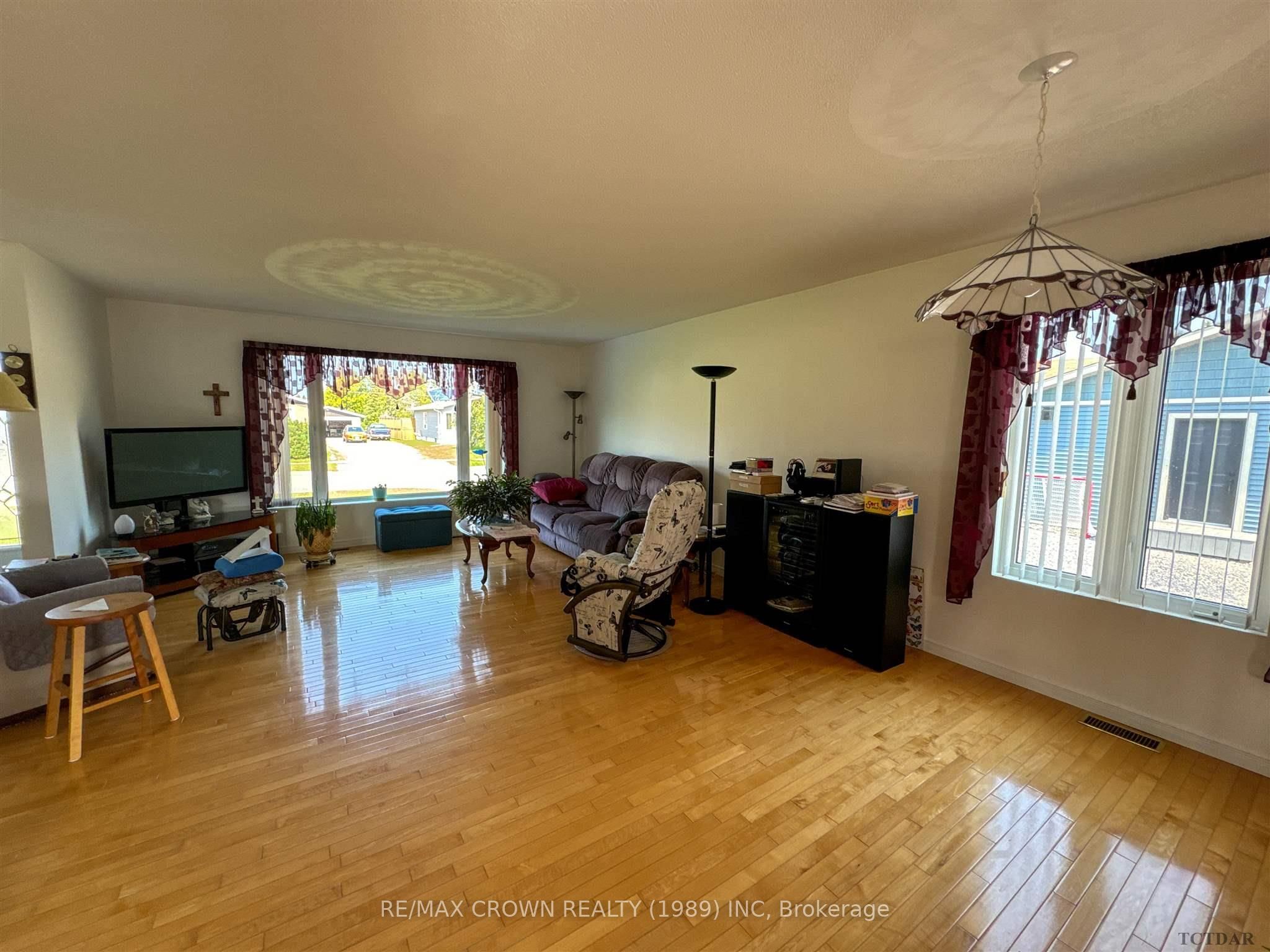 Photo 13 of 1317 Alexandra Street, Hearst — HOMEH
