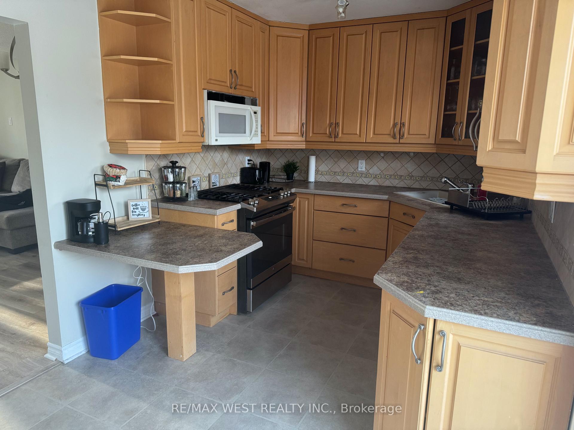 Photo 4 of 77 Bartley Bull Parkway, Brampton, Brampton East — HOMEH