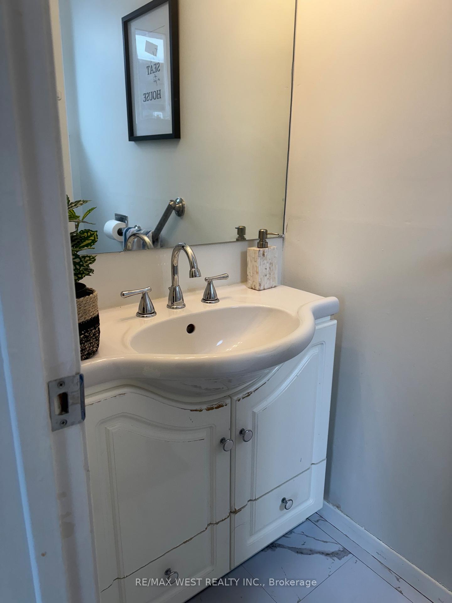 Photo 9 of 77 Bartley Bull Parkway, Brampton, Brampton East — HOMEH