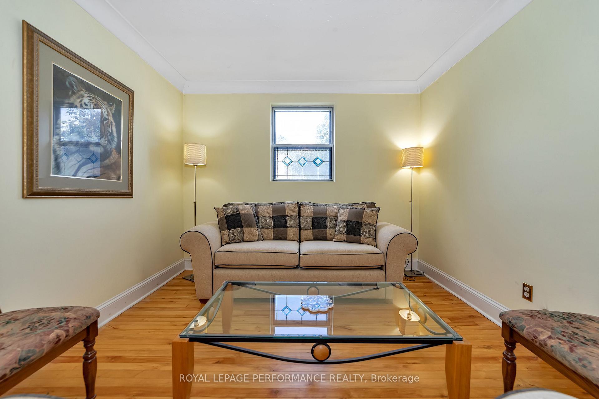 Photo 12 of 667 Melbourne Avenue, Ottawa, Laurentianview — HOMEH