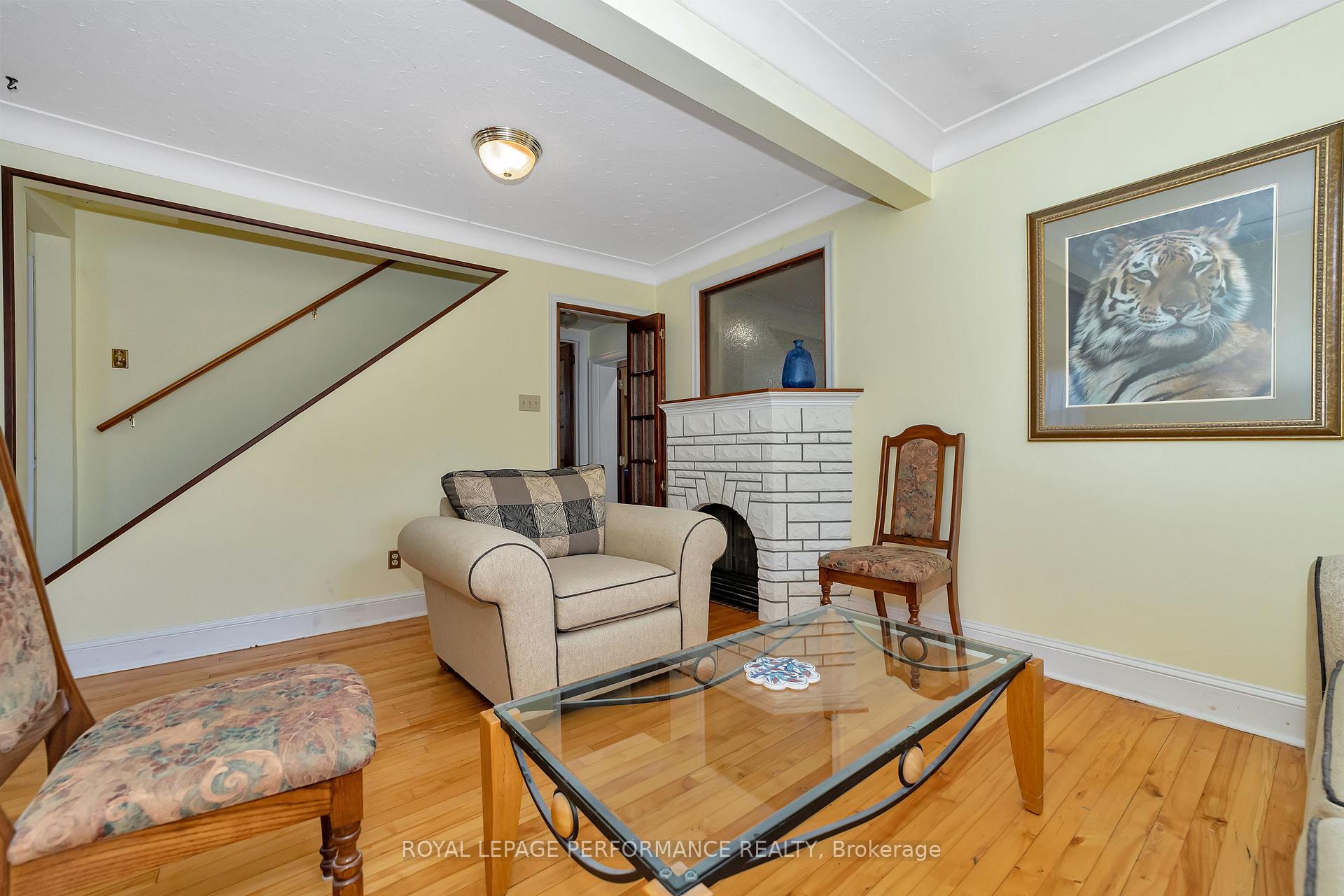 Photo 11 of 667 Melbourne Avenue, Ottawa, Laurentianview — HOMEH