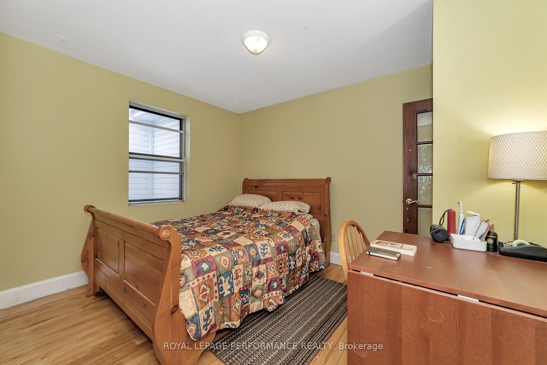 Photo 15 of 667 Melbourne Avenue, Ottawa, Laurentianview — HOMEH