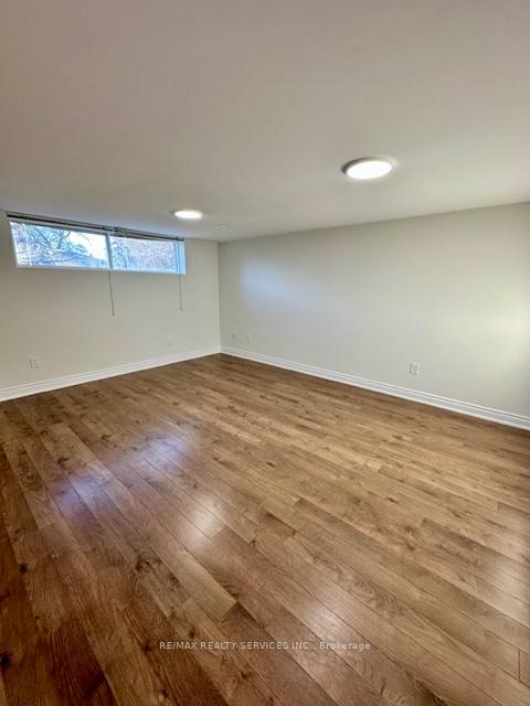 Photo 4 of 27 Evesham Crescent, Brampton, Southgate — HOMEH