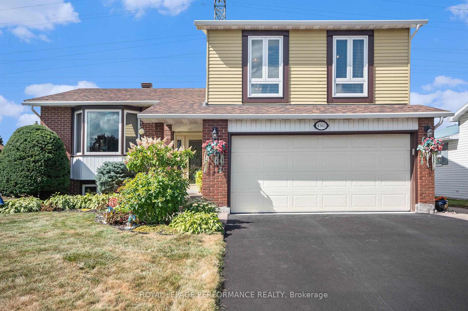 Photo 2 of 4362 Whittaker Crescent, Ottawa, Pineview — HOMEH