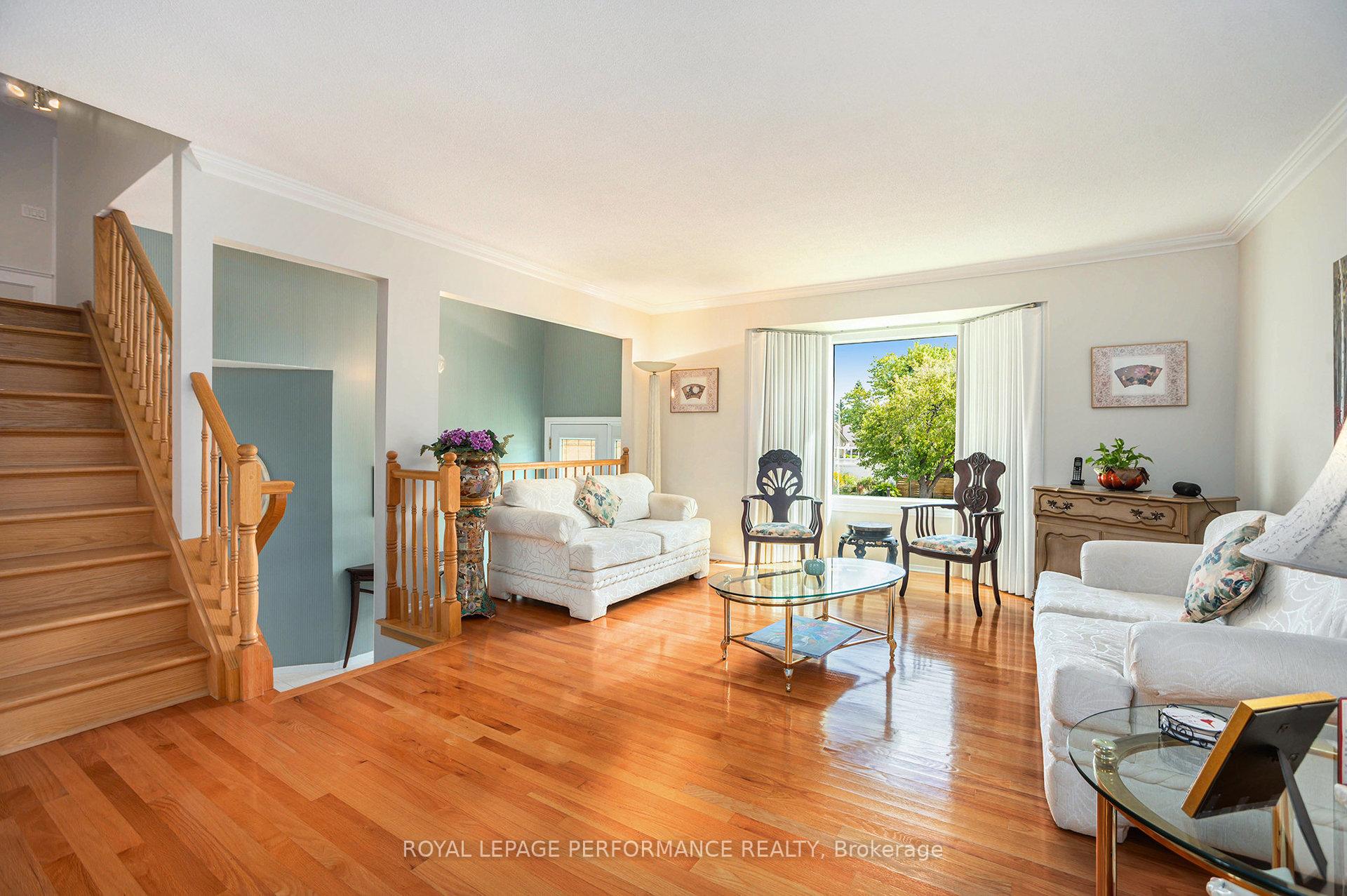 Photo 6 of 4362 Whittaker Crescent, Ottawa, Pineview — HOMEH