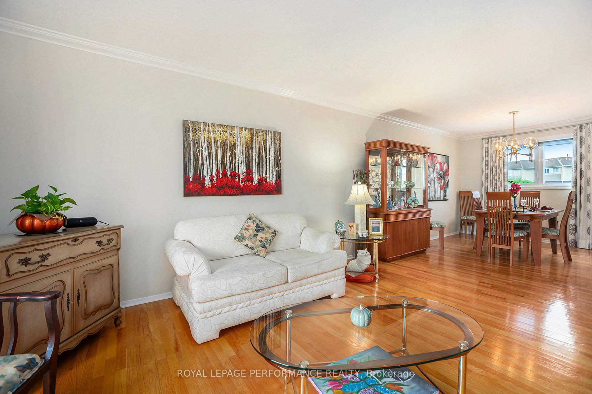 Photo 7 of 4362 Whittaker Crescent, Ottawa, Pineview — HOMEH