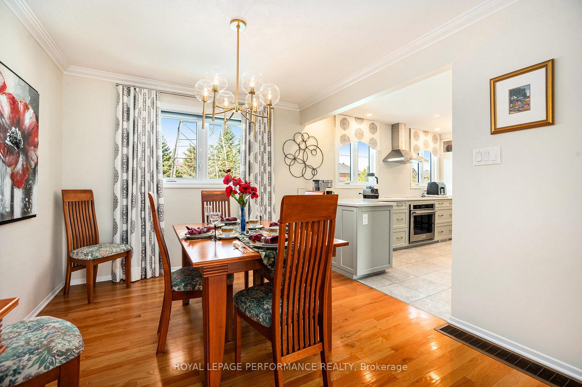 Photo 10 of 4362 Whittaker Crescent, Ottawa, Pineview — HOMEH