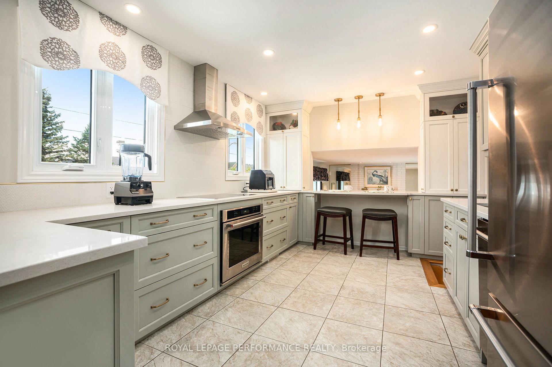 Photo 12 of 4362 Whittaker Crescent, Ottawa, Pineview — HOMEH
