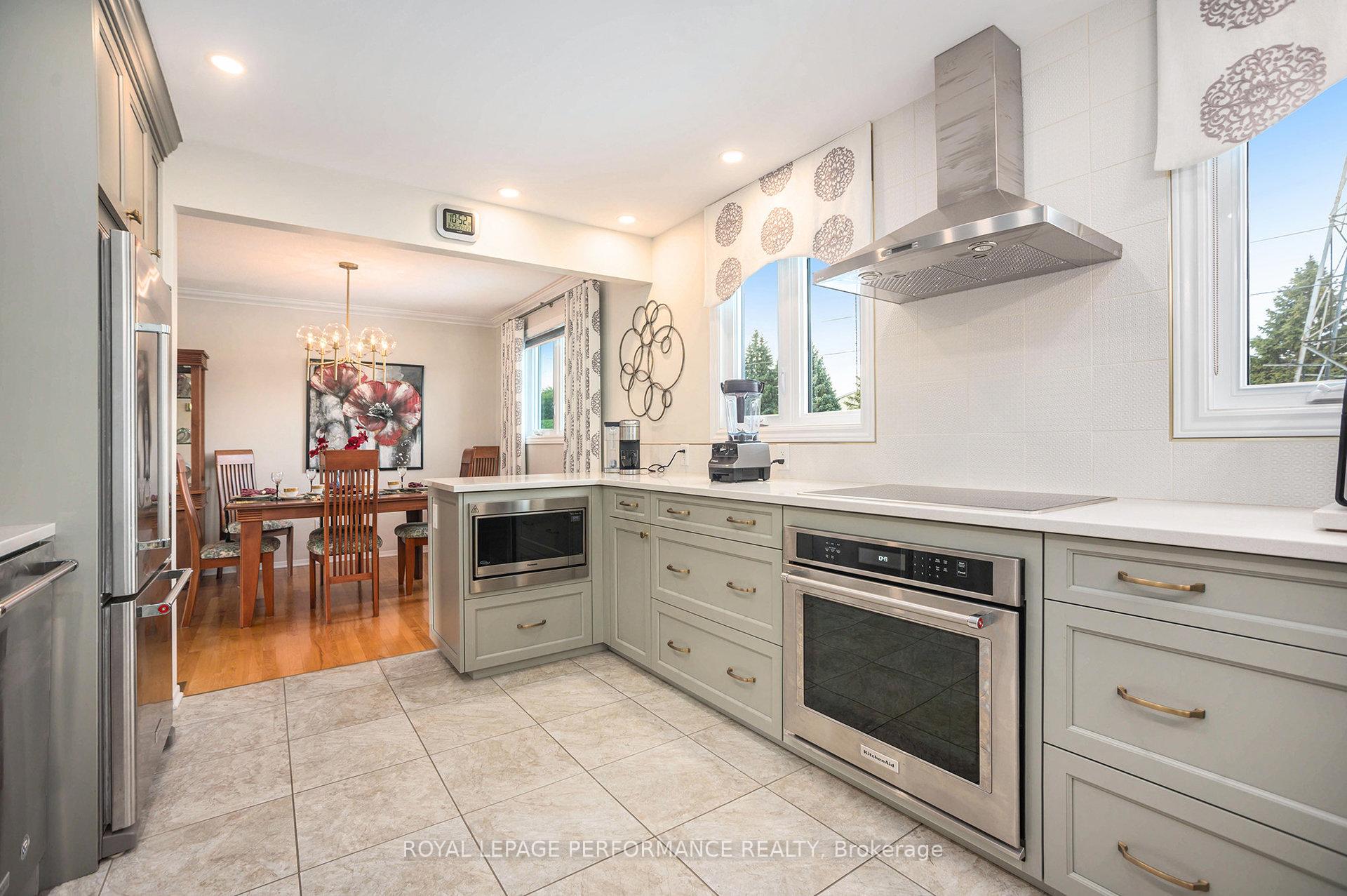 Photo 14 of 4362 Whittaker Crescent, Ottawa, Pineview — HOMEH