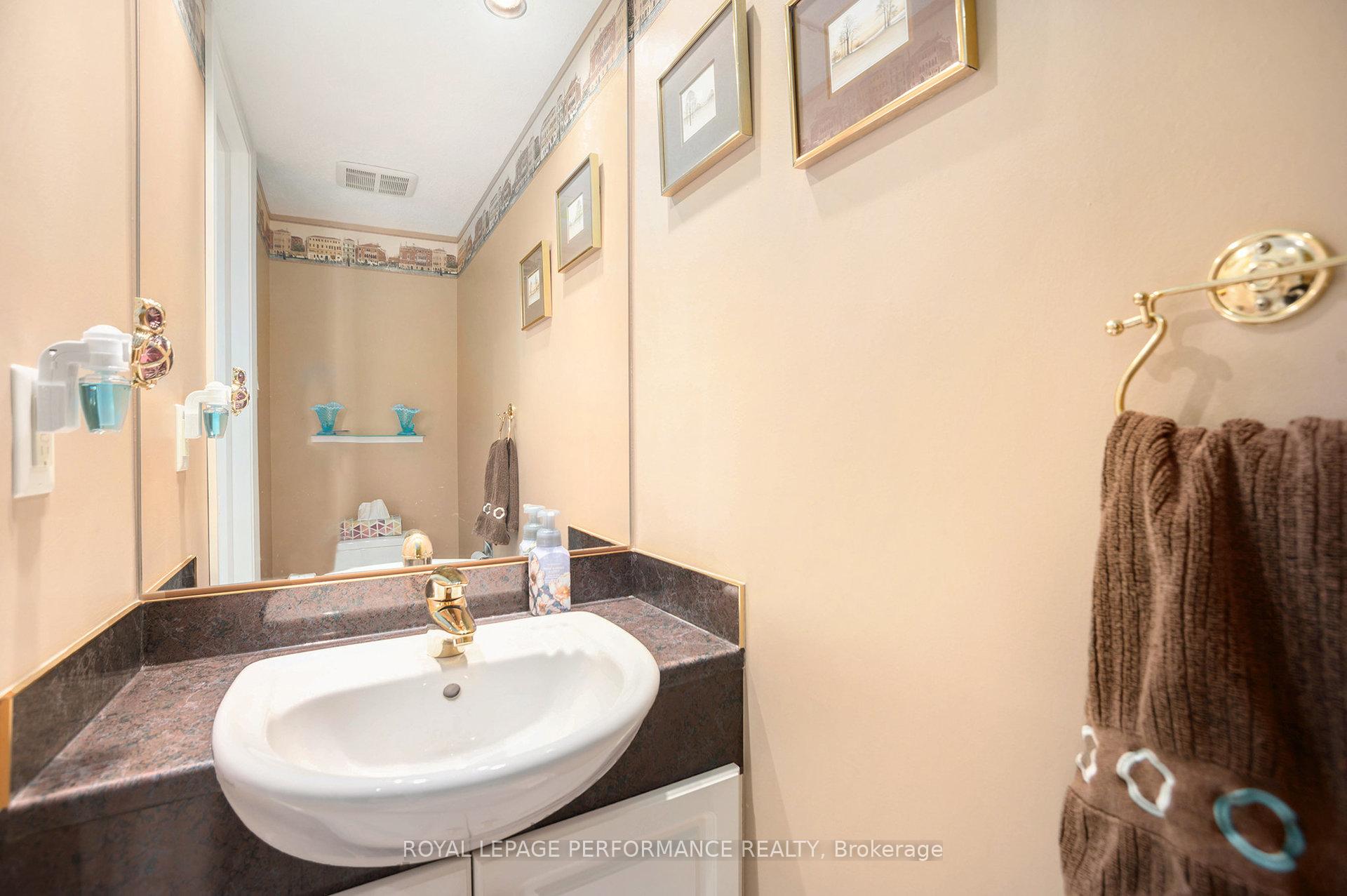 Photo 16 of 4362 Whittaker Crescent, Ottawa, Pineview — HOMEH