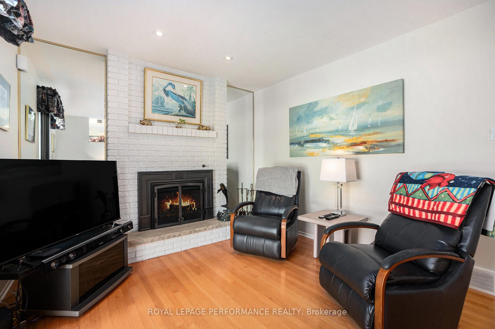 Photo 17 of 4362 Whittaker Crescent, Ottawa, Pineview — HOMEH