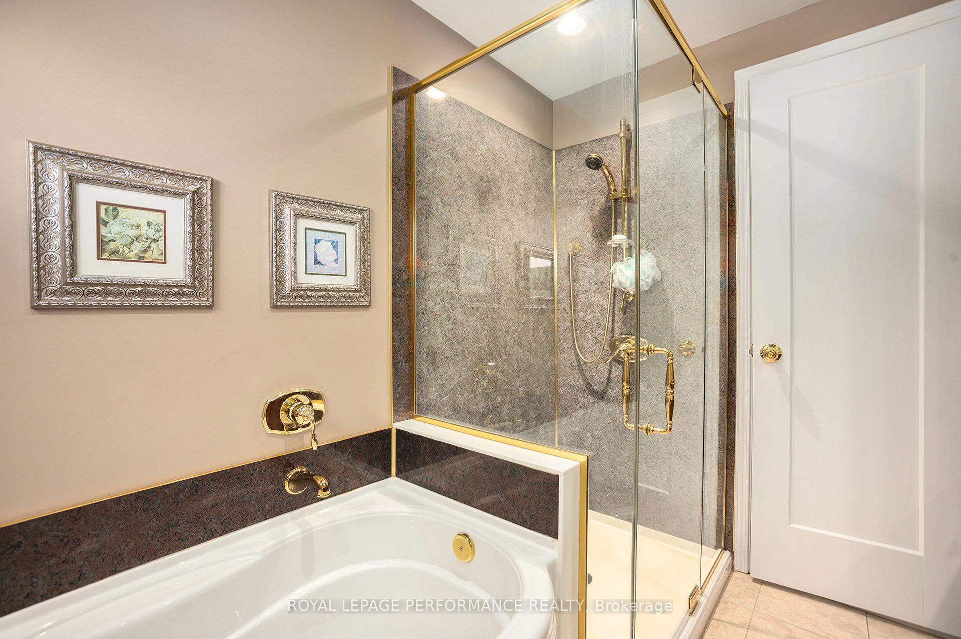 Photo 19 of 4362 Whittaker Crescent, Ottawa, Pineview — HOMEH