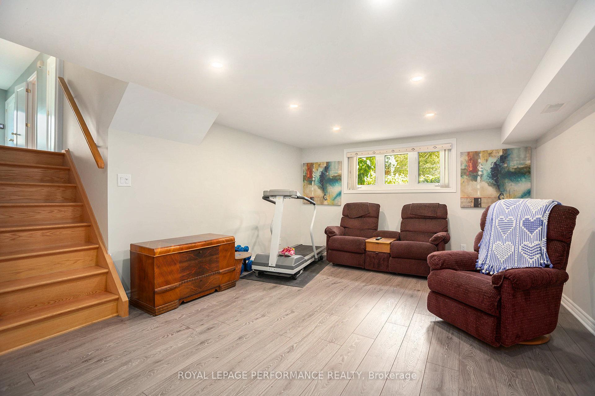 Photo 26 of 4362 Whittaker Crescent, Ottawa, Pineview — HOMEH