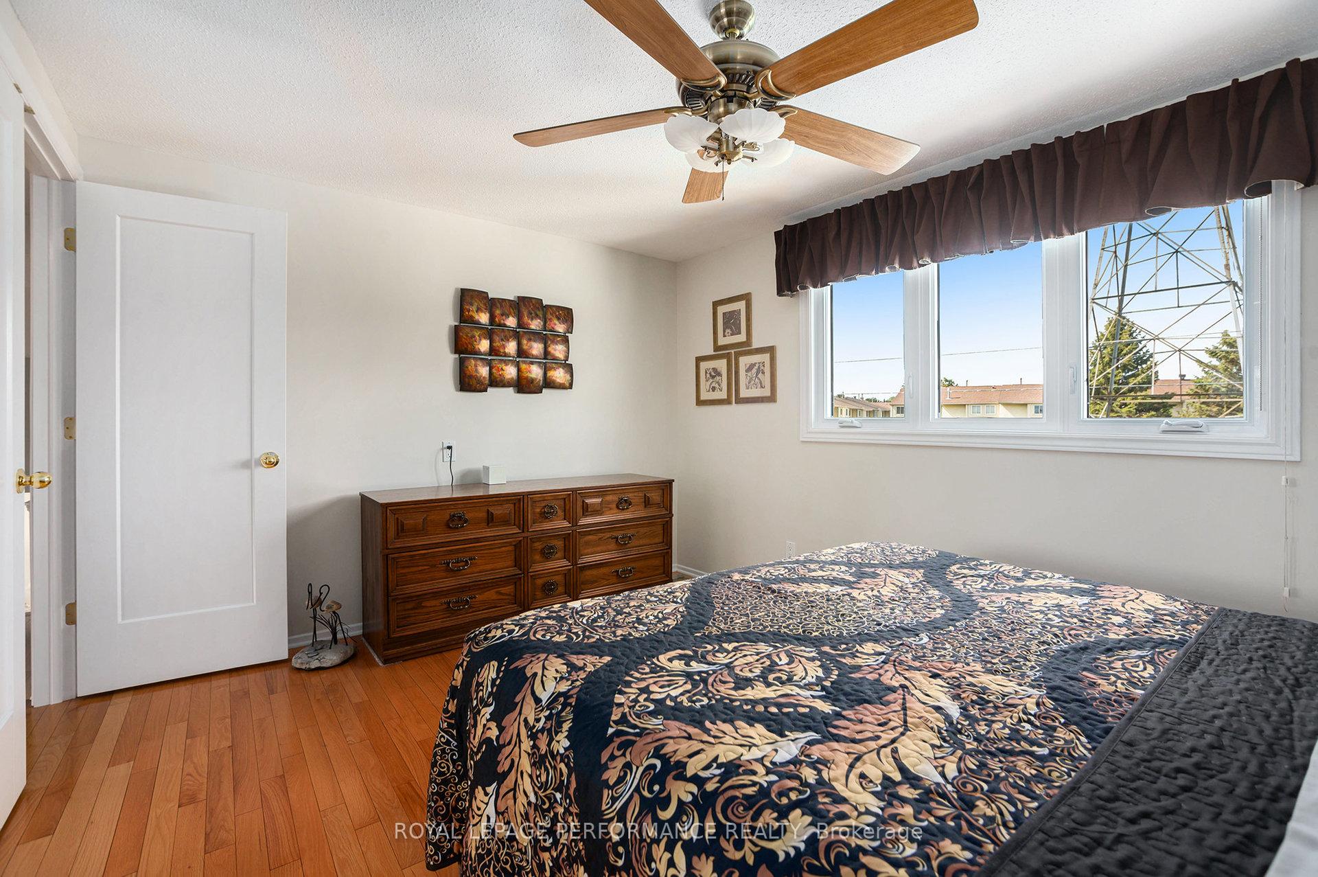 Photo 27 of 4362 Whittaker Crescent, Ottawa, Pineview — HOMEH