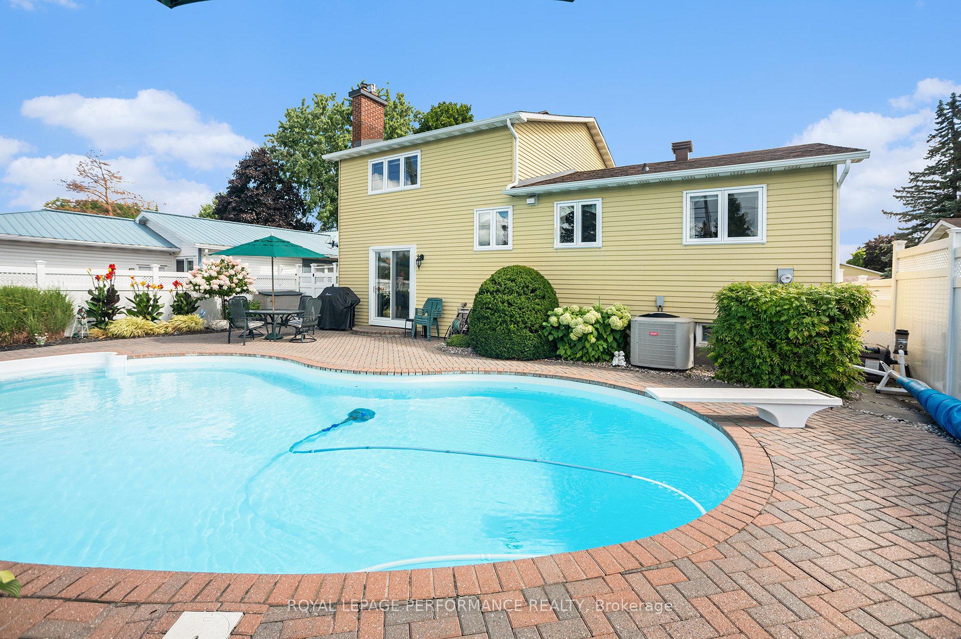 Photo 32 of 4362 Whittaker Crescent, Ottawa, Pineview — HOMEH