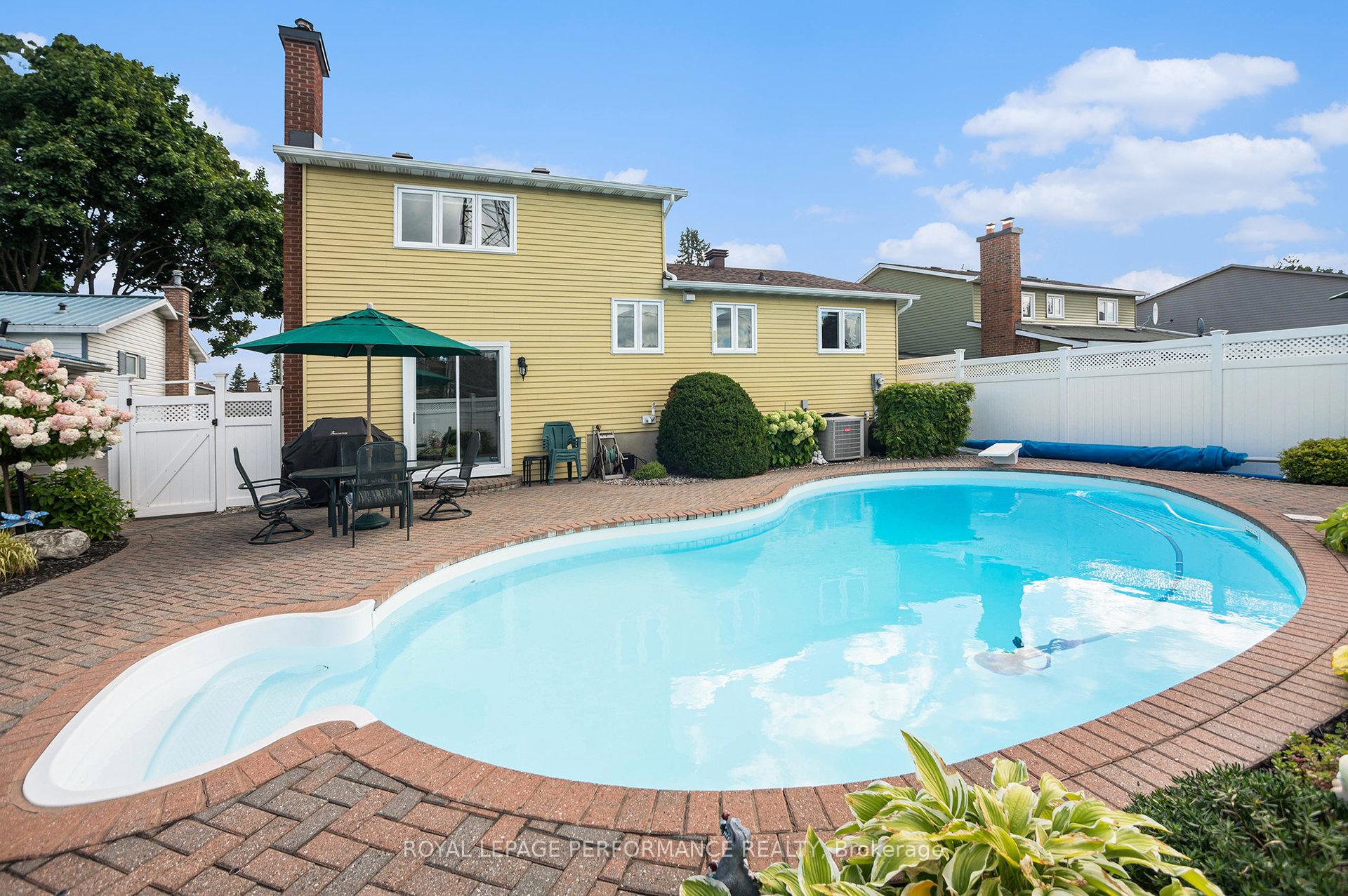 Photo 31 of 4362 Whittaker Crescent, Ottawa, Pineview — HOMEH