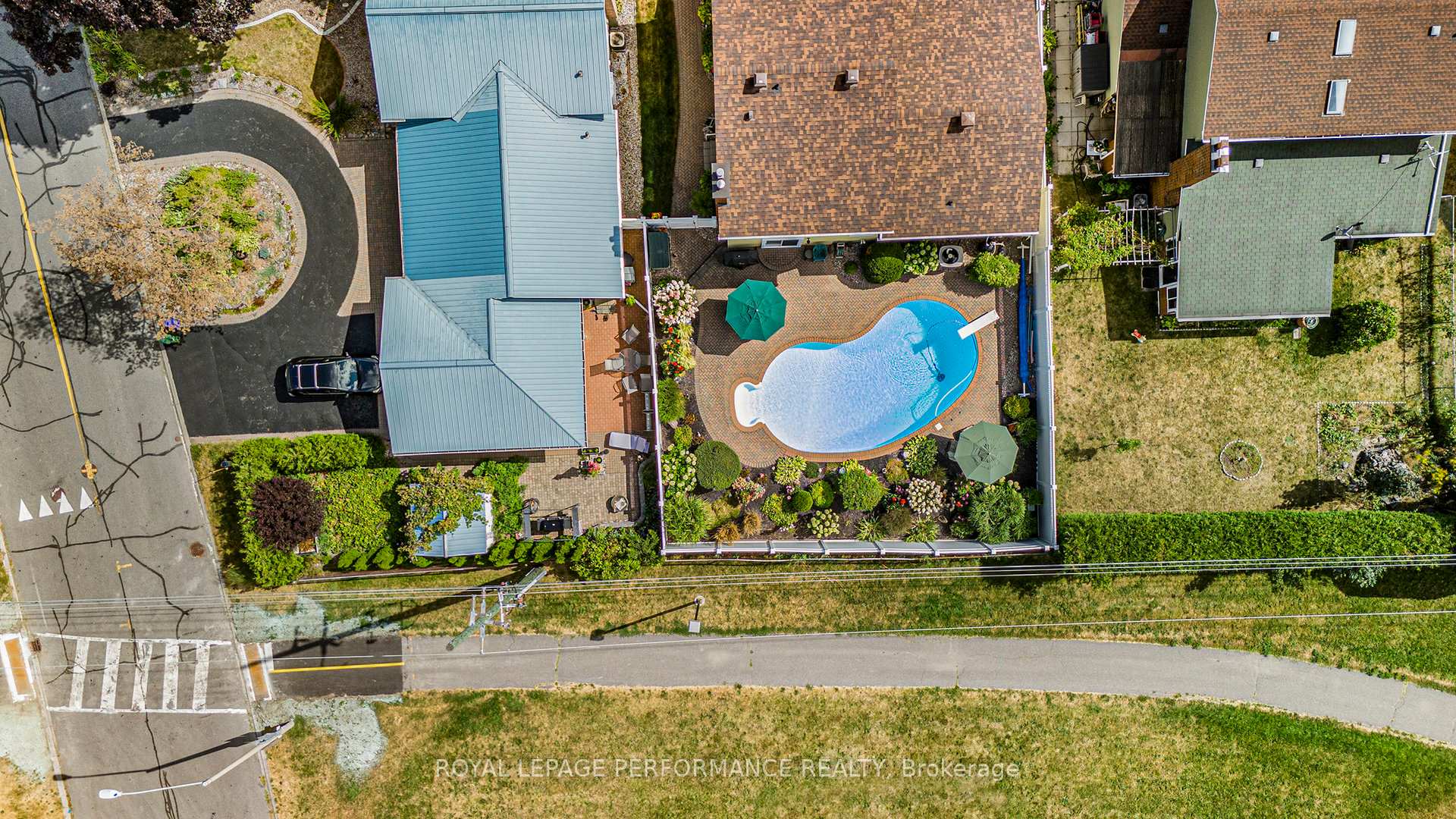 Photo 40 of 4362 Whittaker Crescent, Ottawa, Pineview — HOMEH