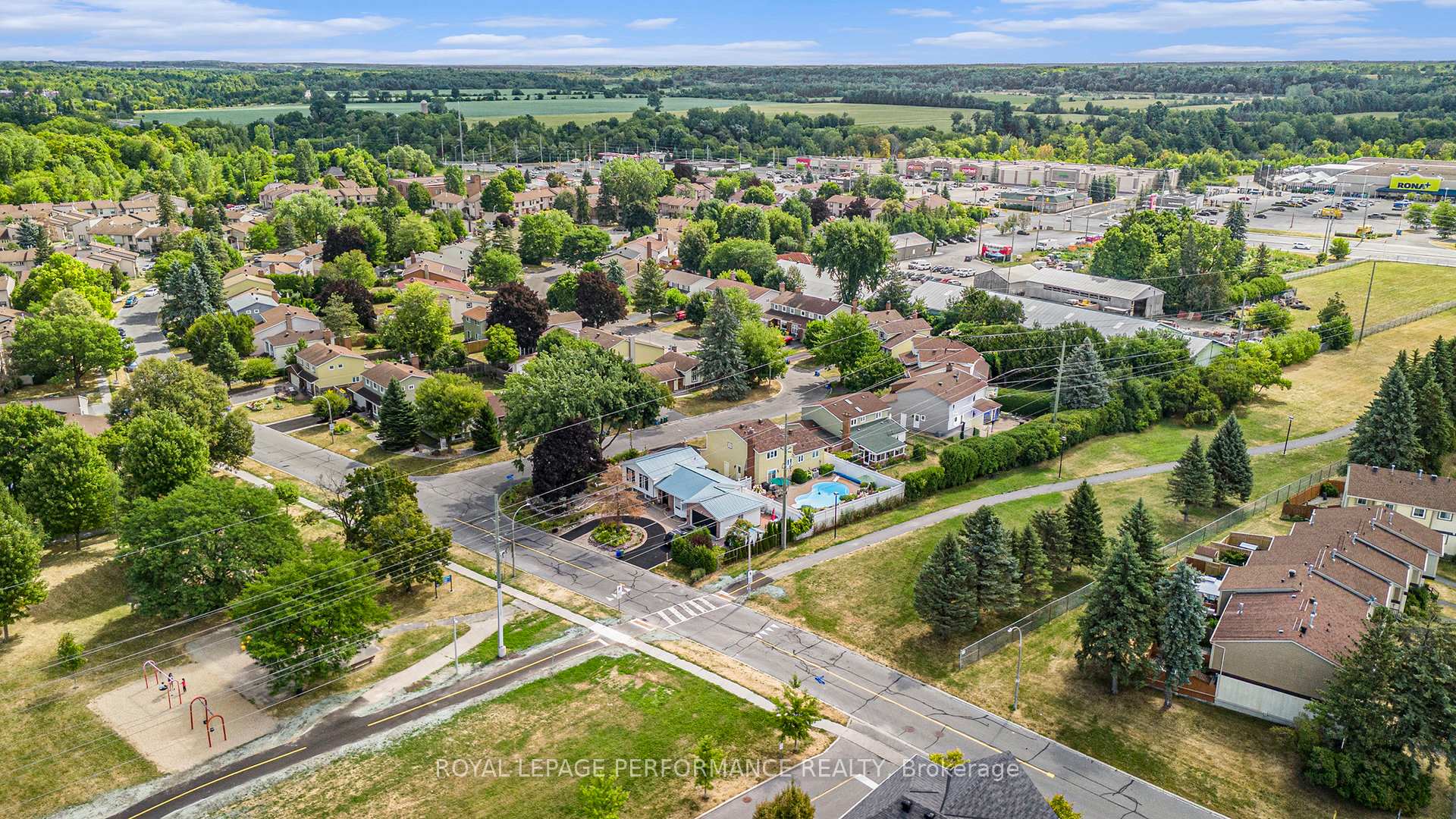 Photo 37 of 4362 Whittaker Crescent, Ottawa, Pineview — HOMEH