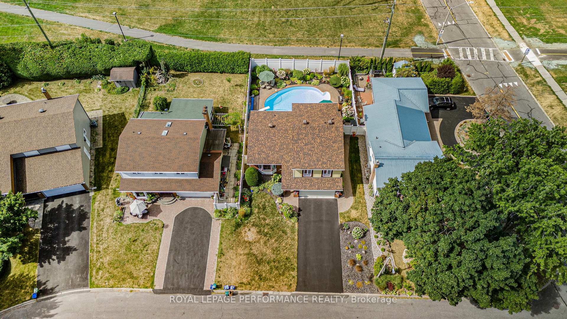 Photo 39 of 4362 Whittaker Crescent, Ottawa, Pineview — HOMEH