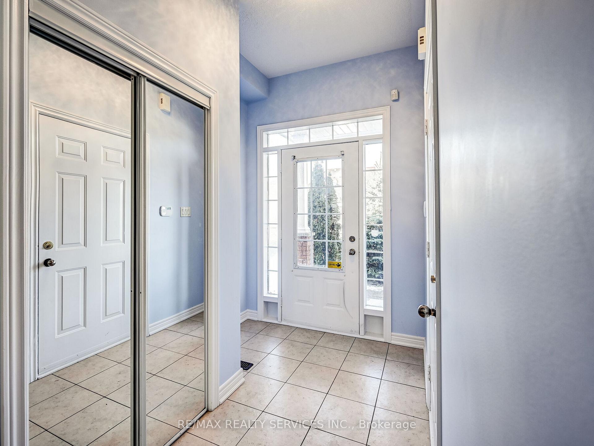 Photo 2 of 114 Rocky Point Crescent, Brampton, Madoc — HOMEH