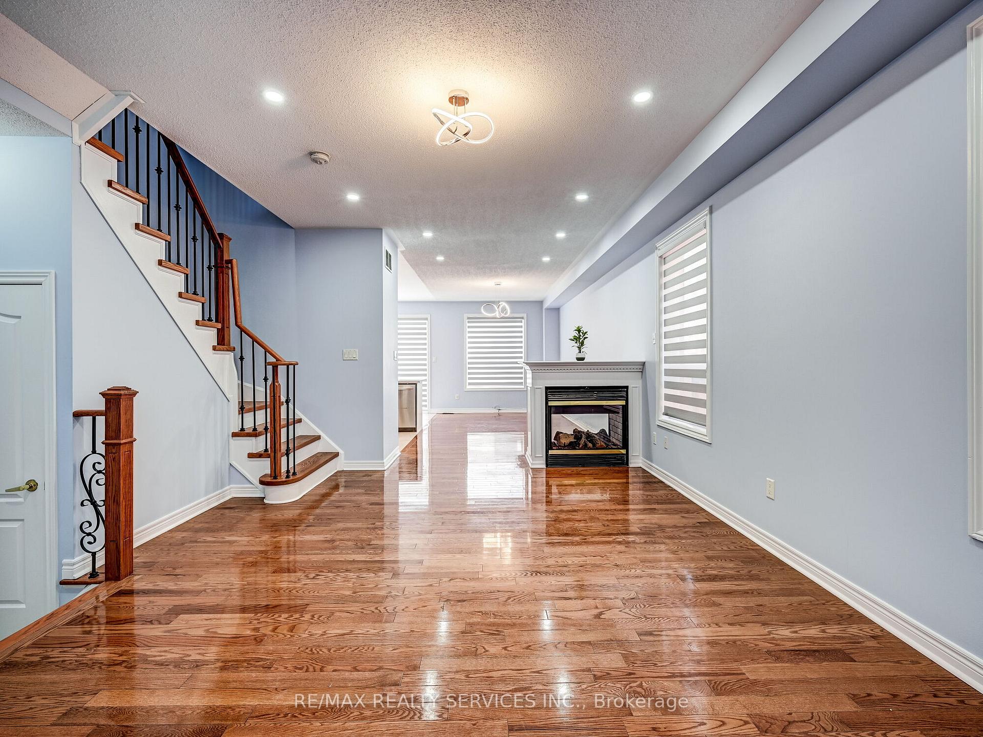 Photo 3 of 114 Rocky Point Crescent, Brampton, Madoc — HOMEH