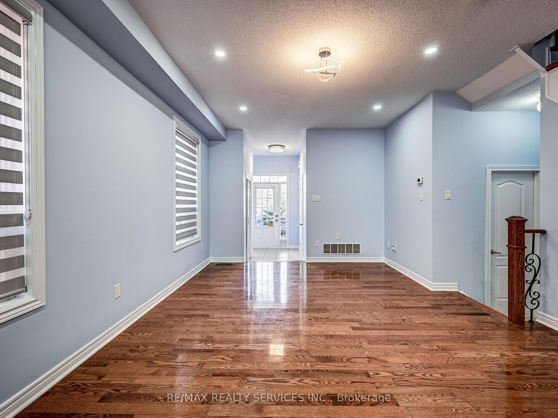 Photo 5 of 114 Rocky Point Crescent, Brampton, Madoc — HOMEH