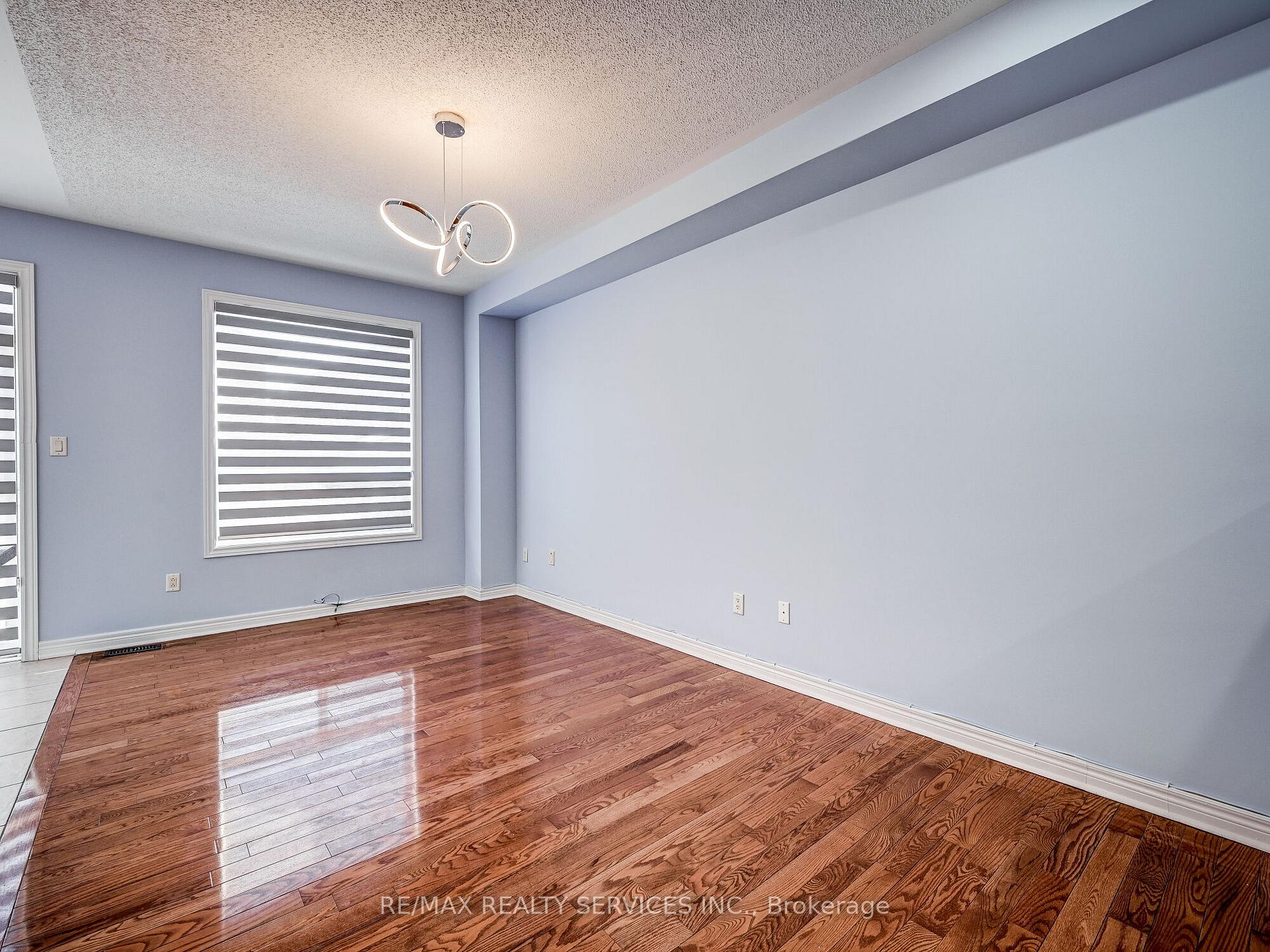 Photo 7 of 114 Rocky Point Crescent, Brampton, Madoc — HOMEH