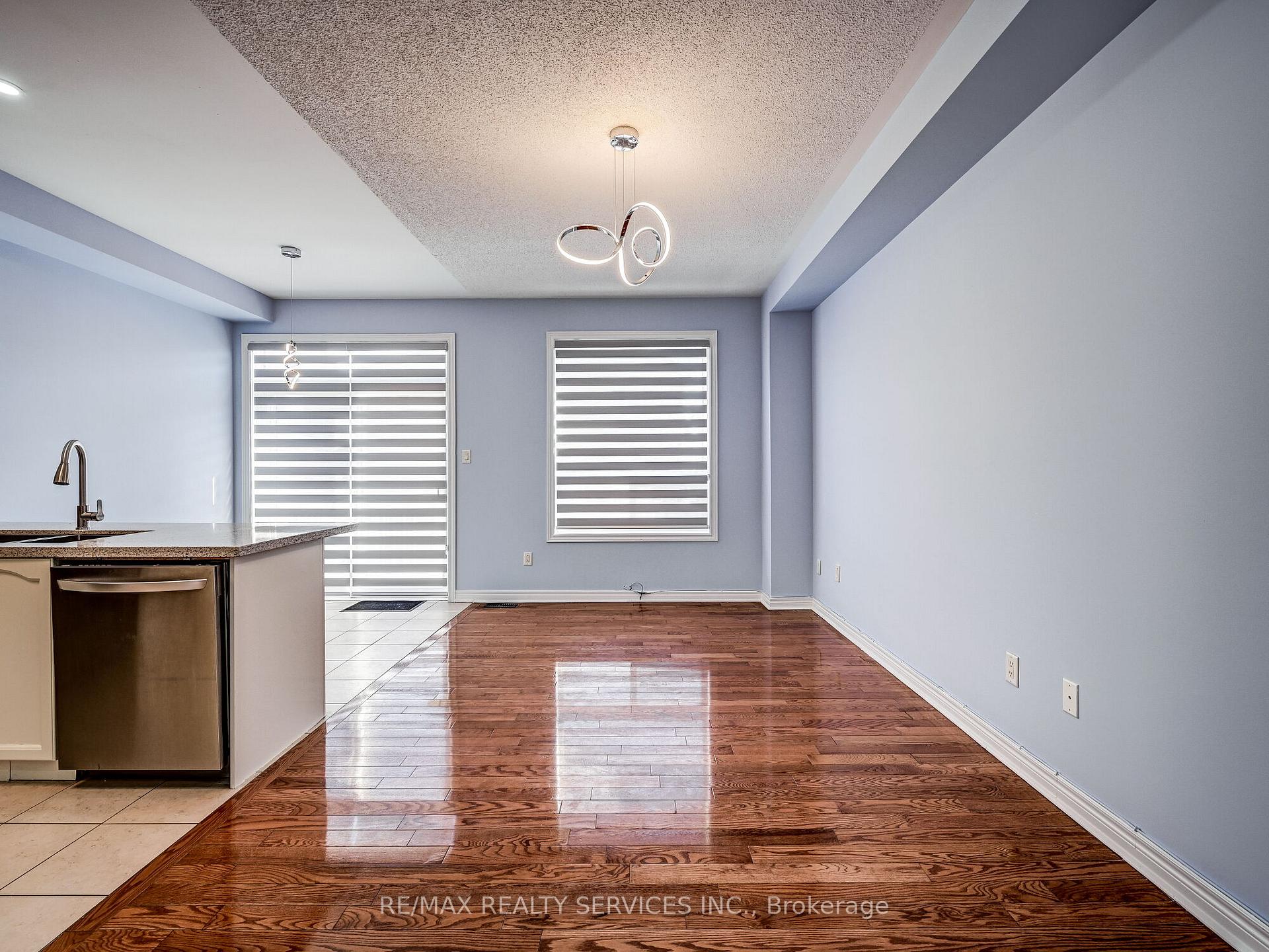 Photo 8 of 114 Rocky Point Crescent, Brampton, Madoc — HOMEH