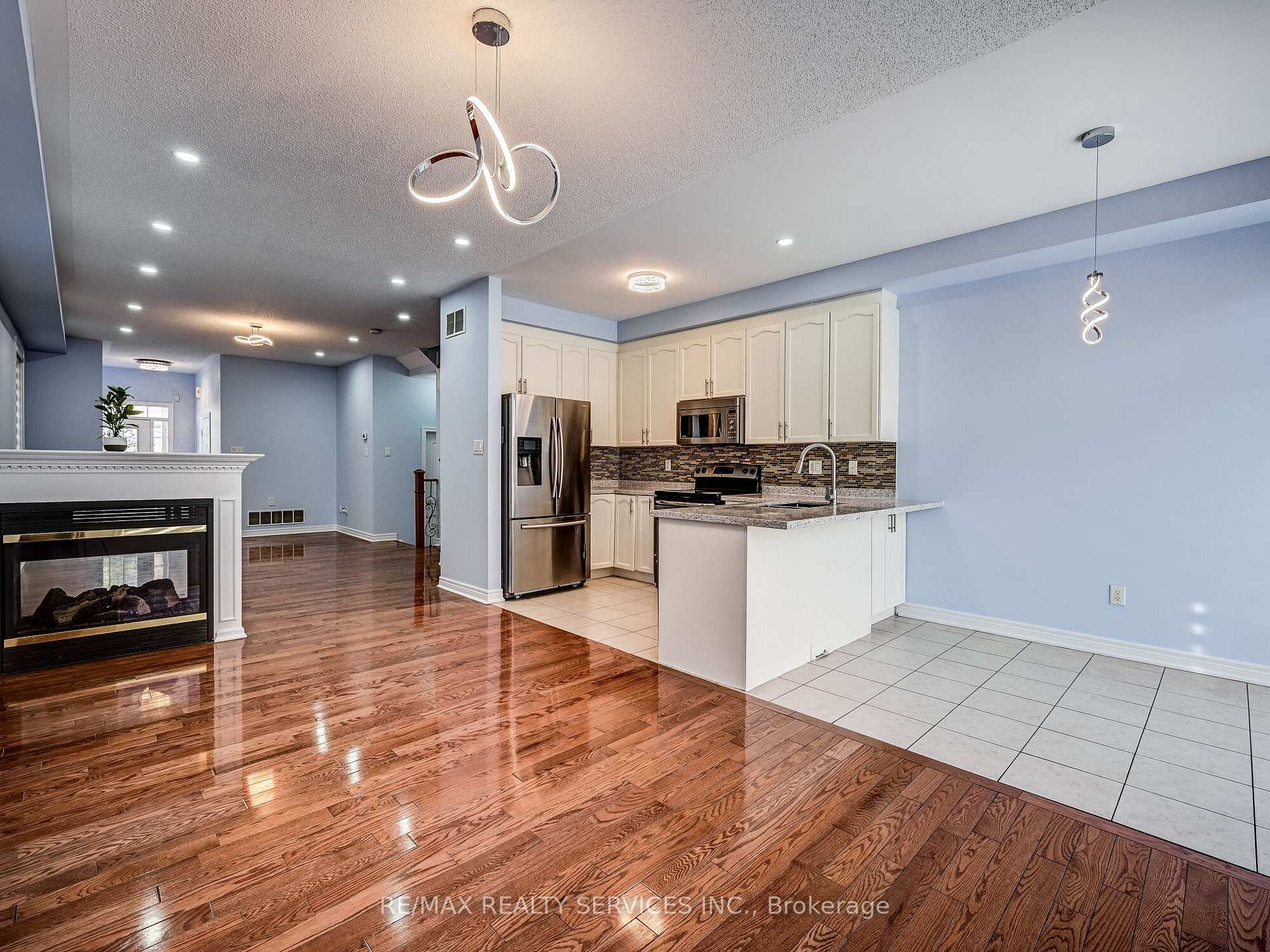 Photo 9 of 114 Rocky Point Crescent, Brampton, Madoc — HOMEH