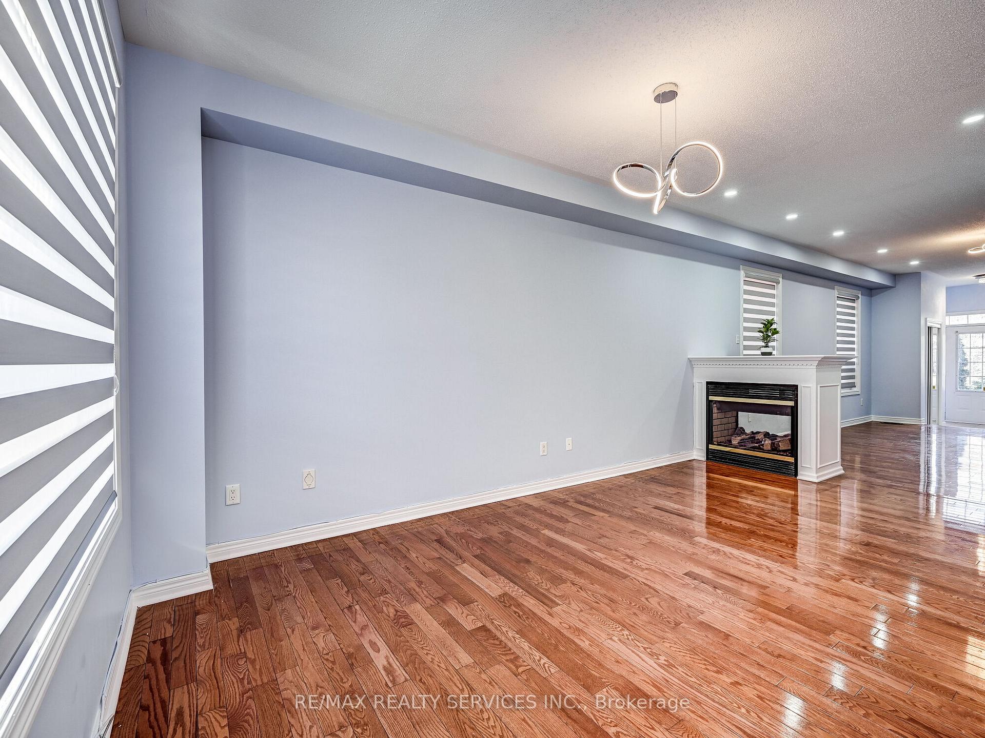 Photo 10 of 114 Rocky Point Crescent, Brampton, Madoc — HOMEH