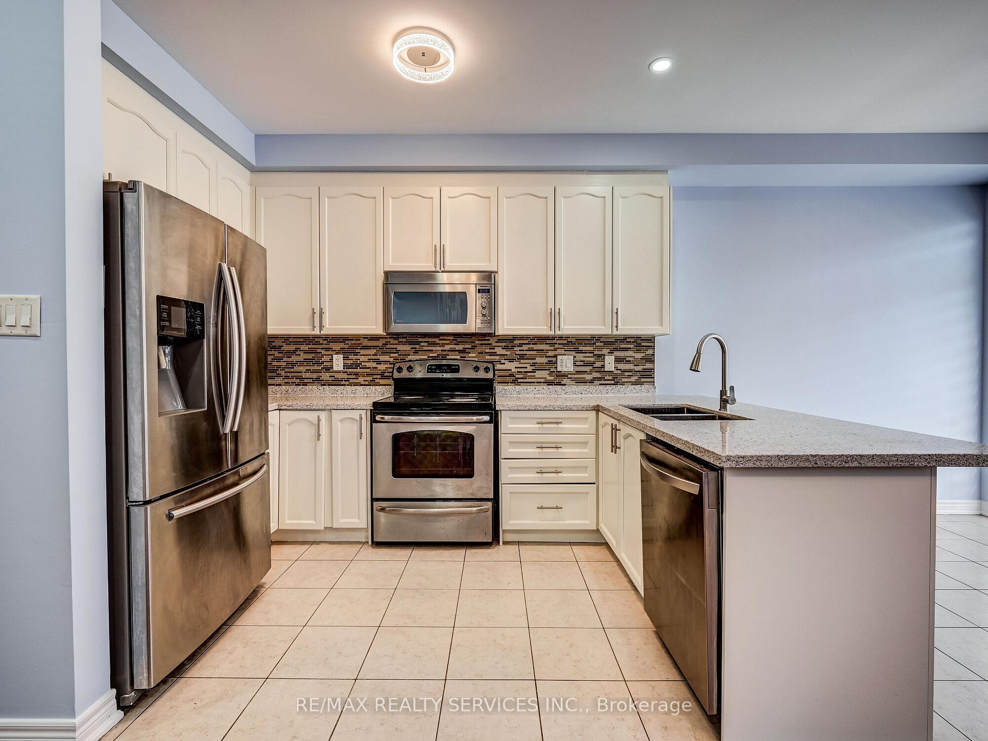 Photo 11 of 114 Rocky Point Crescent, Brampton, Madoc — HOMEH
