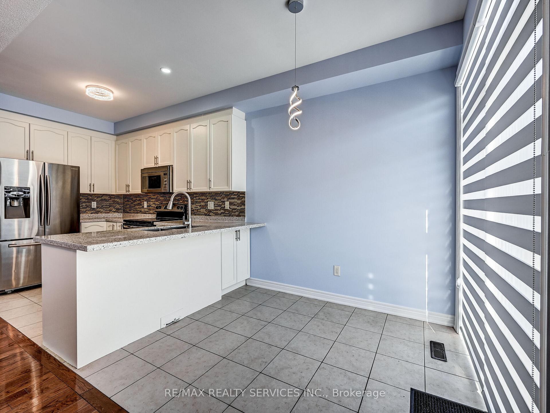 Photo 14 of 114 Rocky Point Crescent, Brampton, Madoc — HOMEH
